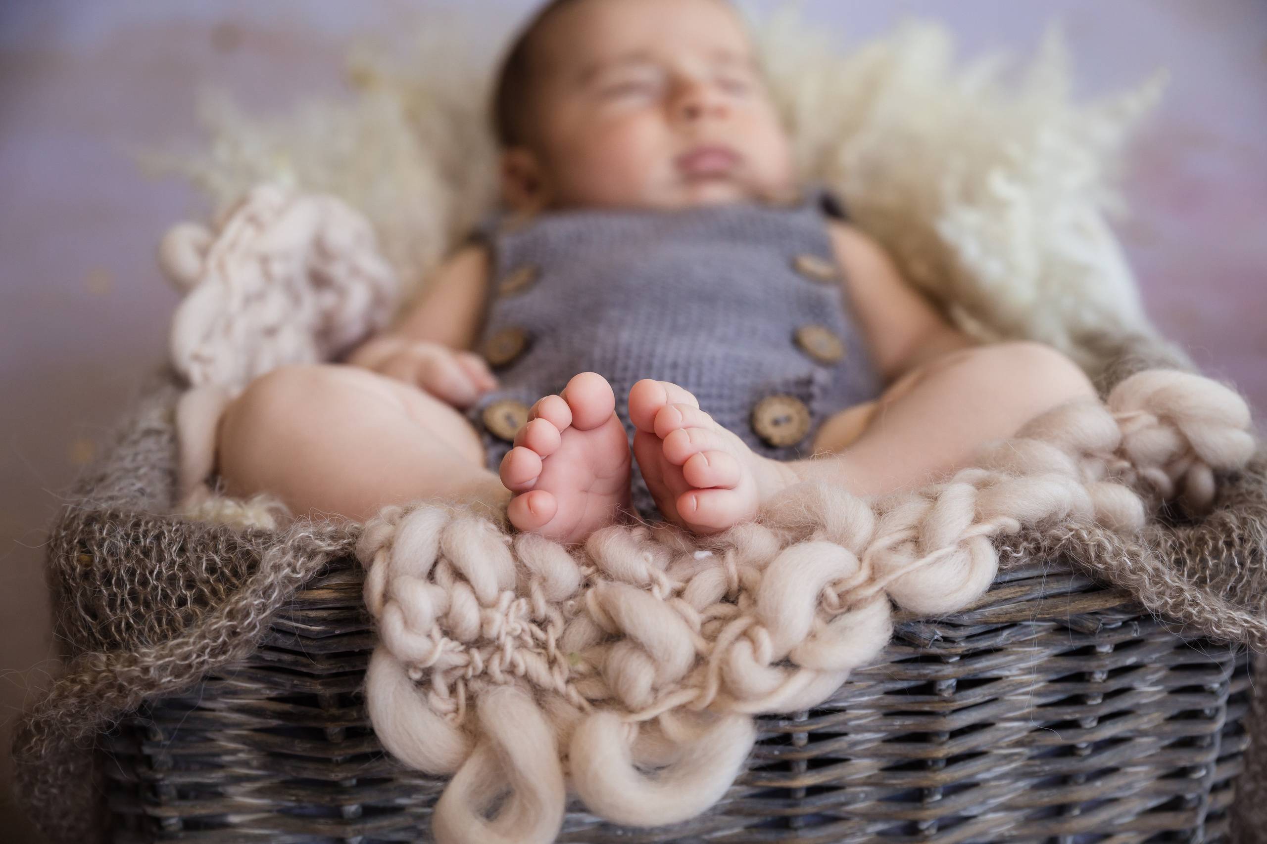Newborn photoshooting. Professional family and children’s photographer in Izmir Irina Eron