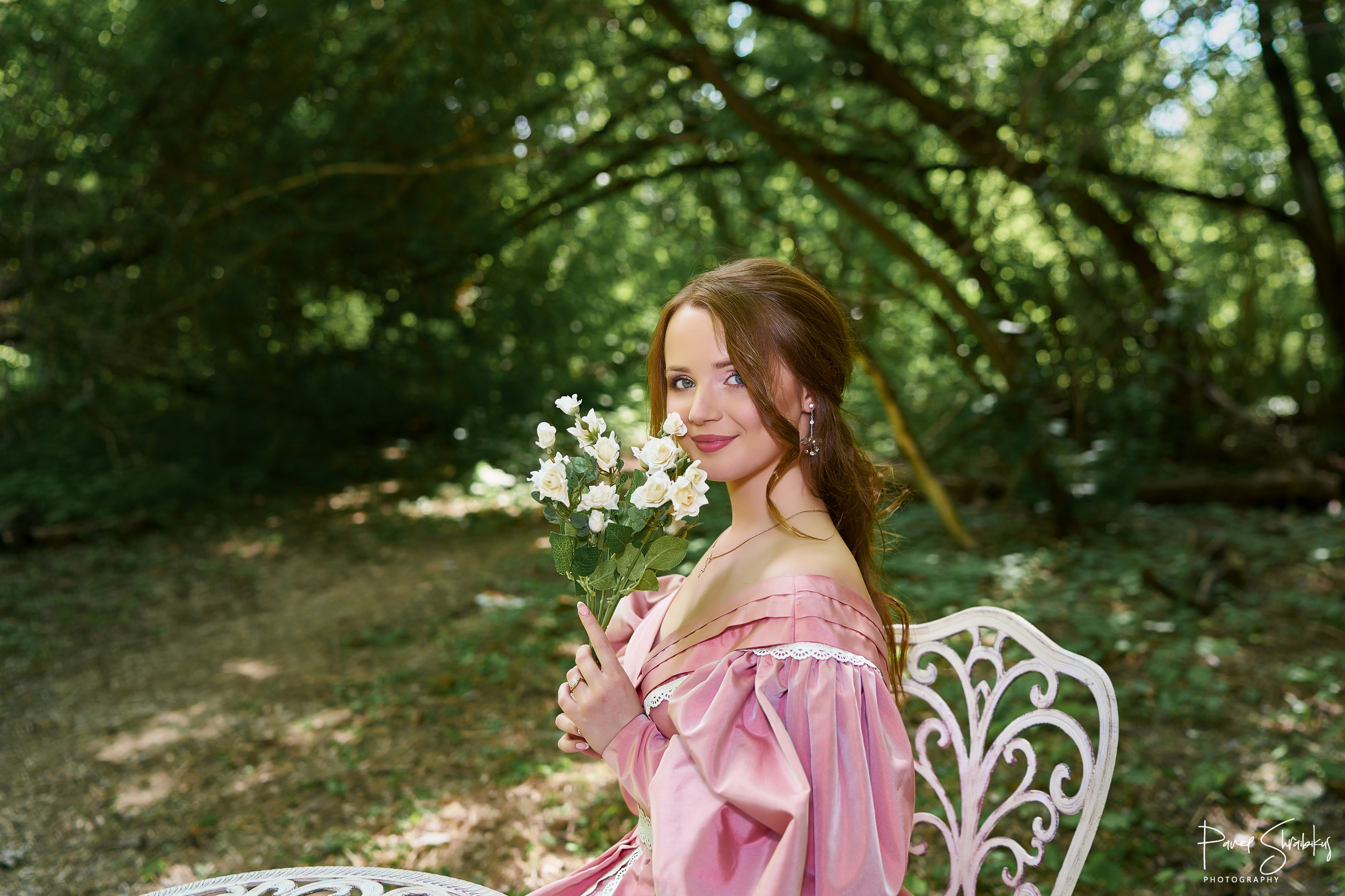 Юля в образе тургеневской девушки. Фотограф Павел Шрайбикус