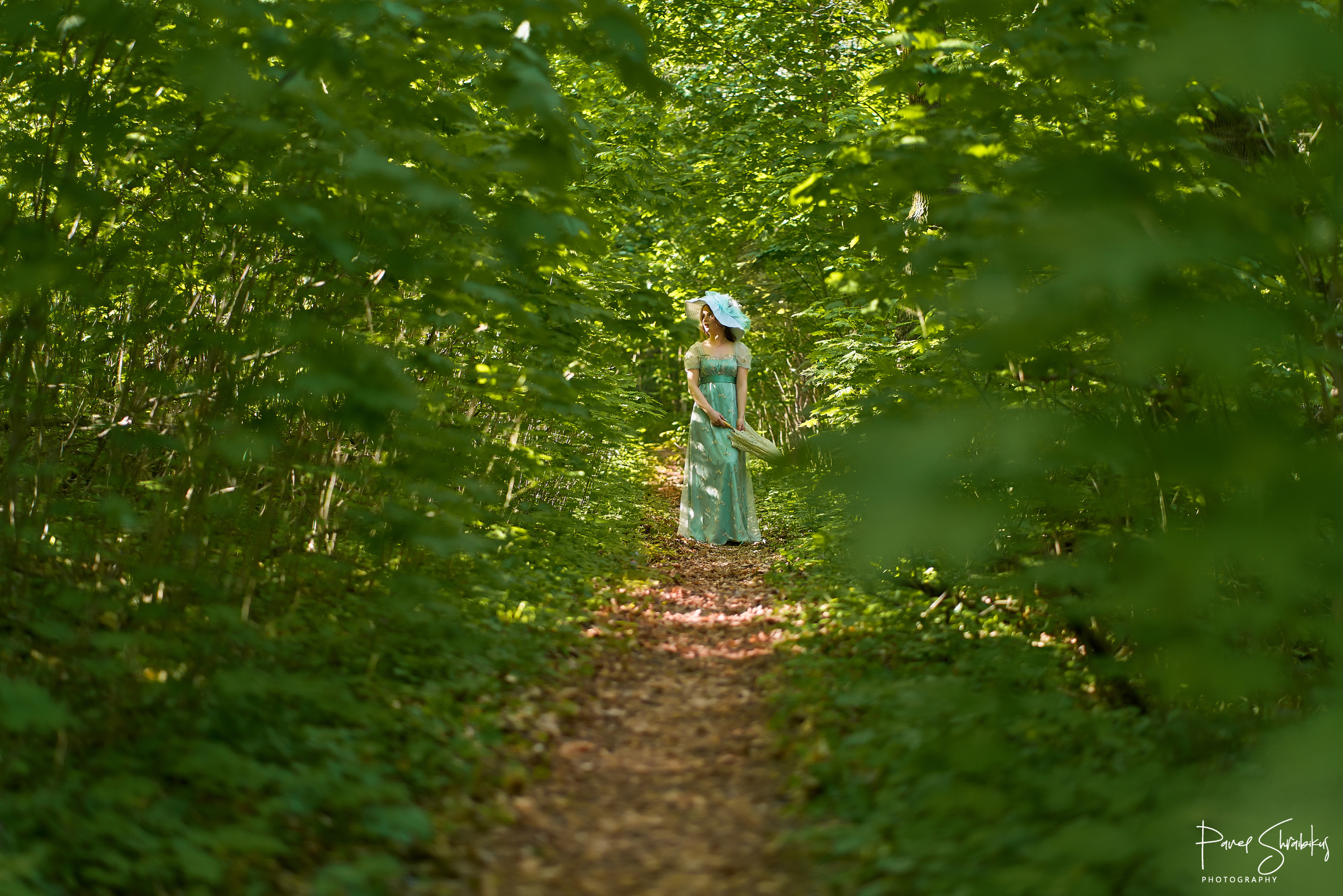 Юля в образе тургеневской девушки. Фотограф Павел Шрайбикус