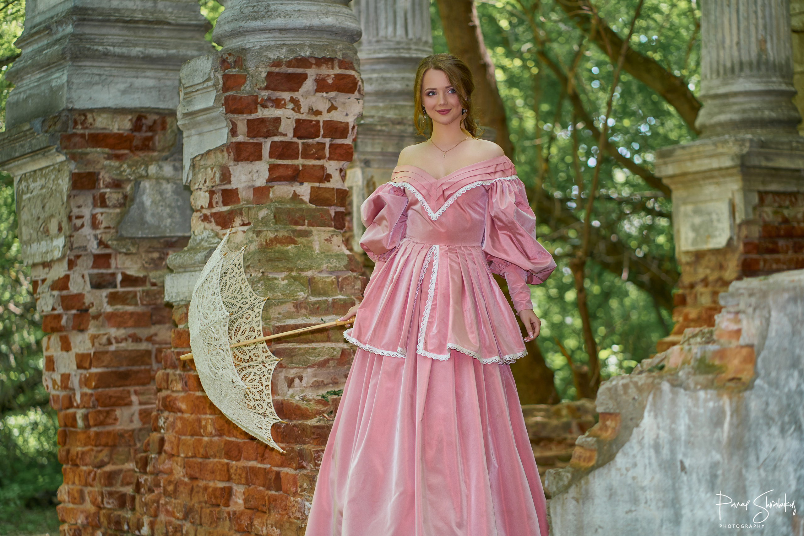 Юля в образе тургеневской девушки. Фотограф Павел Шрайбикус