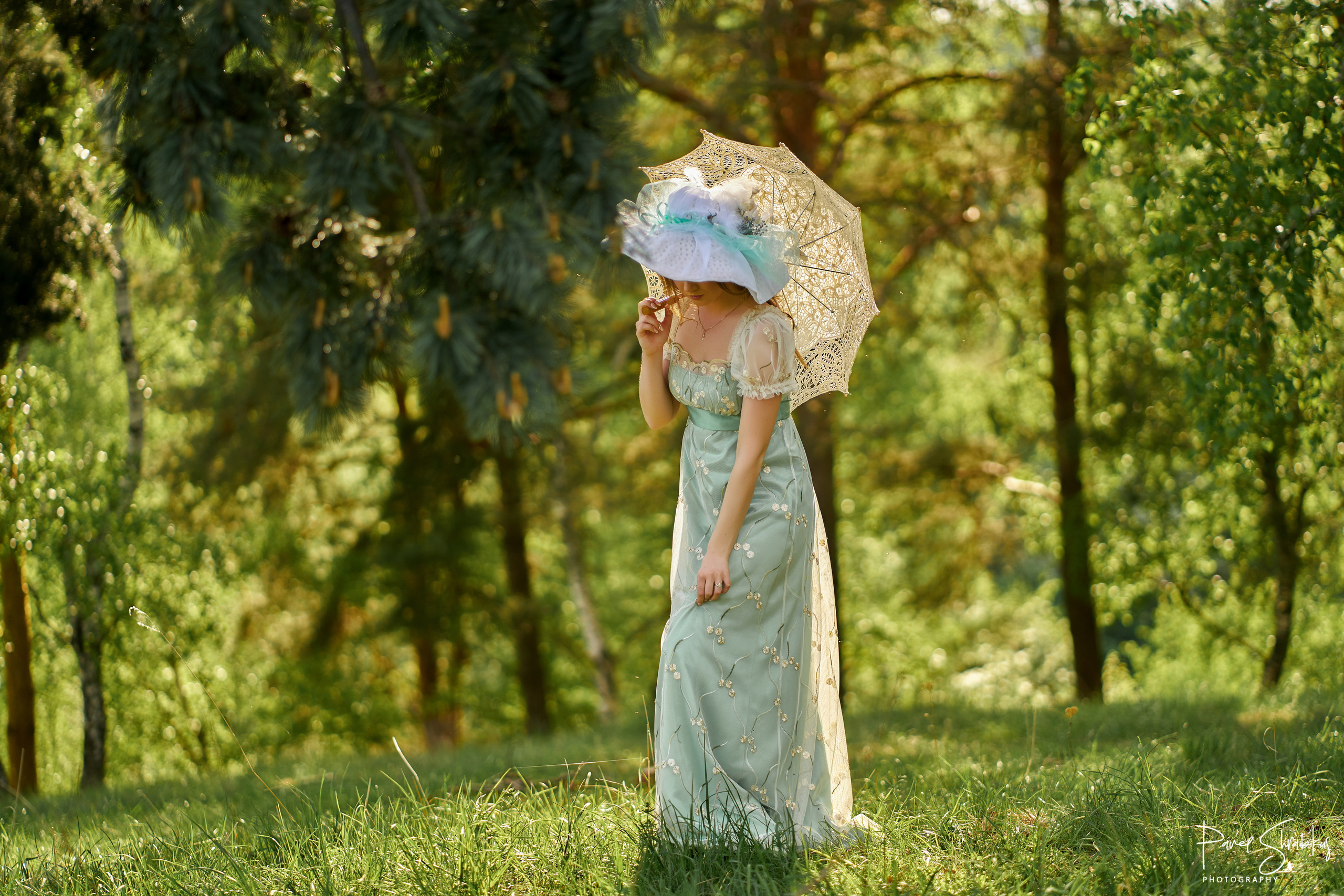 Юля в образе тургеневской девушки. Фотограф Павел Шрайбикус