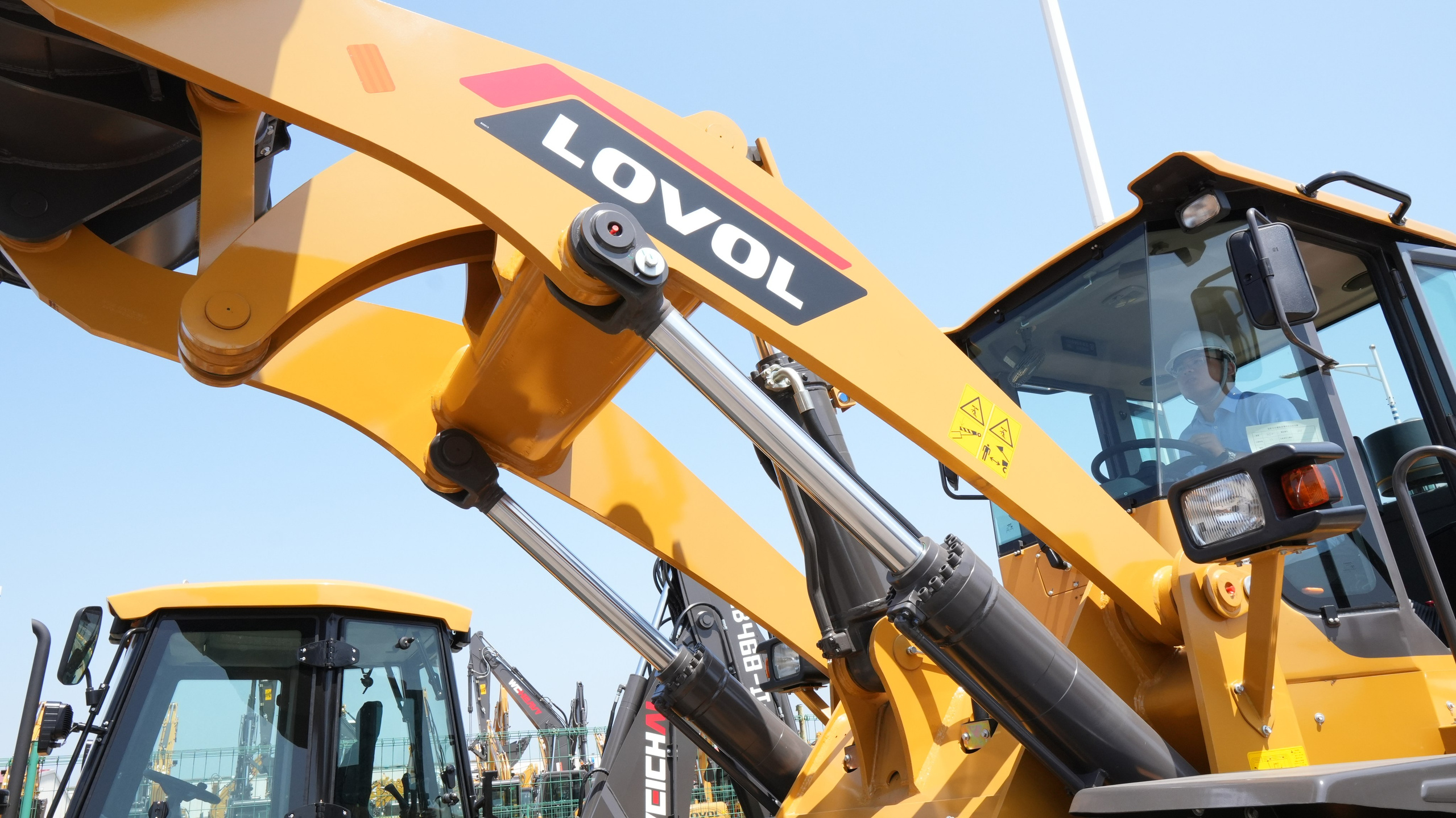 Фото фронт. погр. Weheavy WL855F-N. Продажа и обслуживание грузовой техники и спецтехники в г. Новосибирск компания СТИ