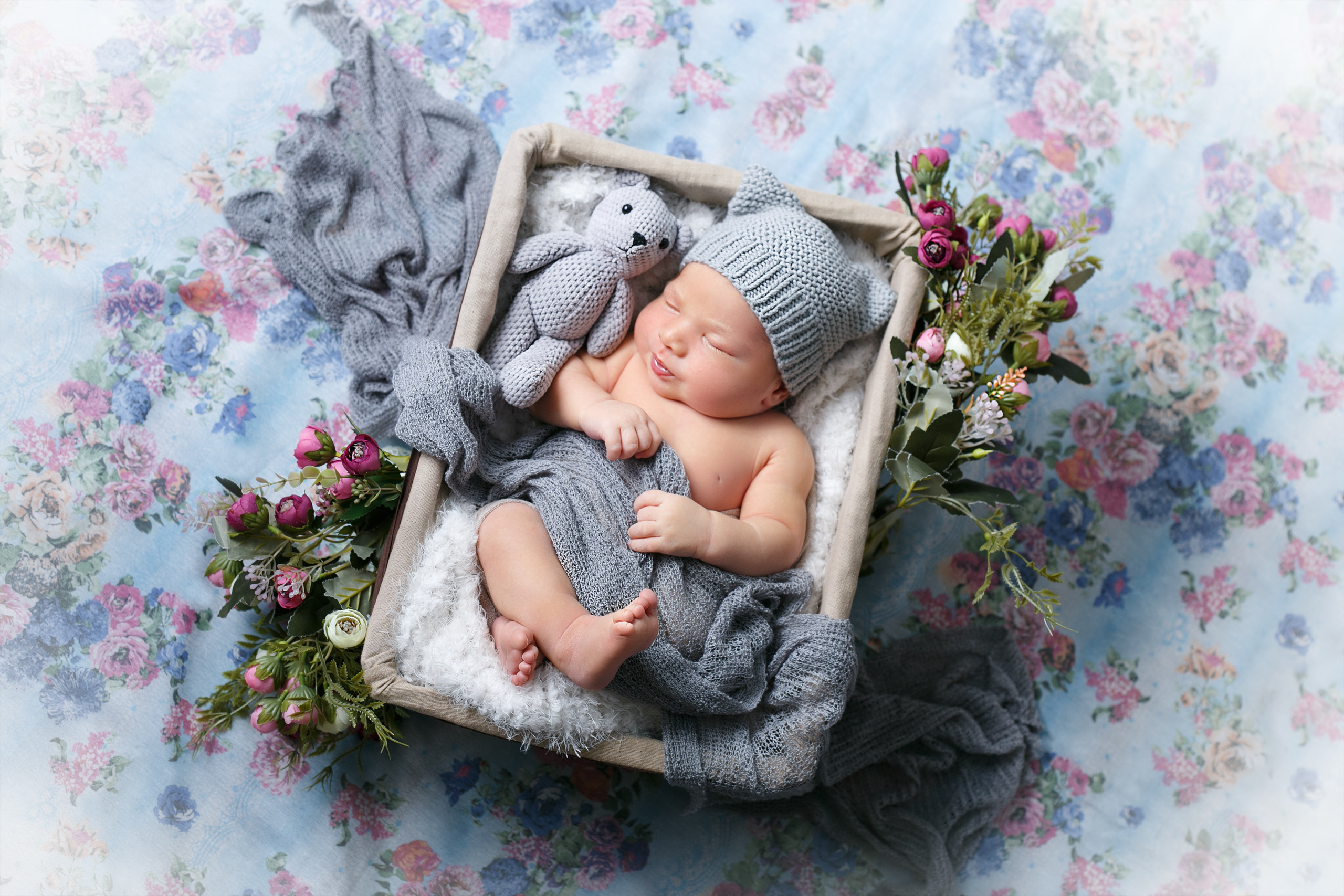 Фотограф новорожденных в Омске. Фотосессия новорожденных. Выезд. Фотограф Наталья Стаг в Омске. Фотографирую в разных стилях в разных студиях, а так же в школах и садах. Печатаю выпускные фотоальбомы