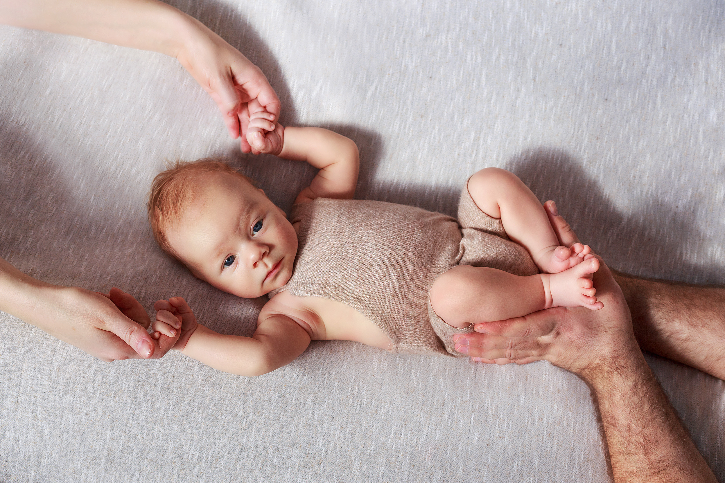 Фотограф новорожденных в Омске. Фотосессия новорожденных. Выезд. Фотограф Наталья Стаг в Омске. Фотографирую в разных стилях в разных студиях, а так же в школах и садах. Печатаю выпускные фотоальбомы
