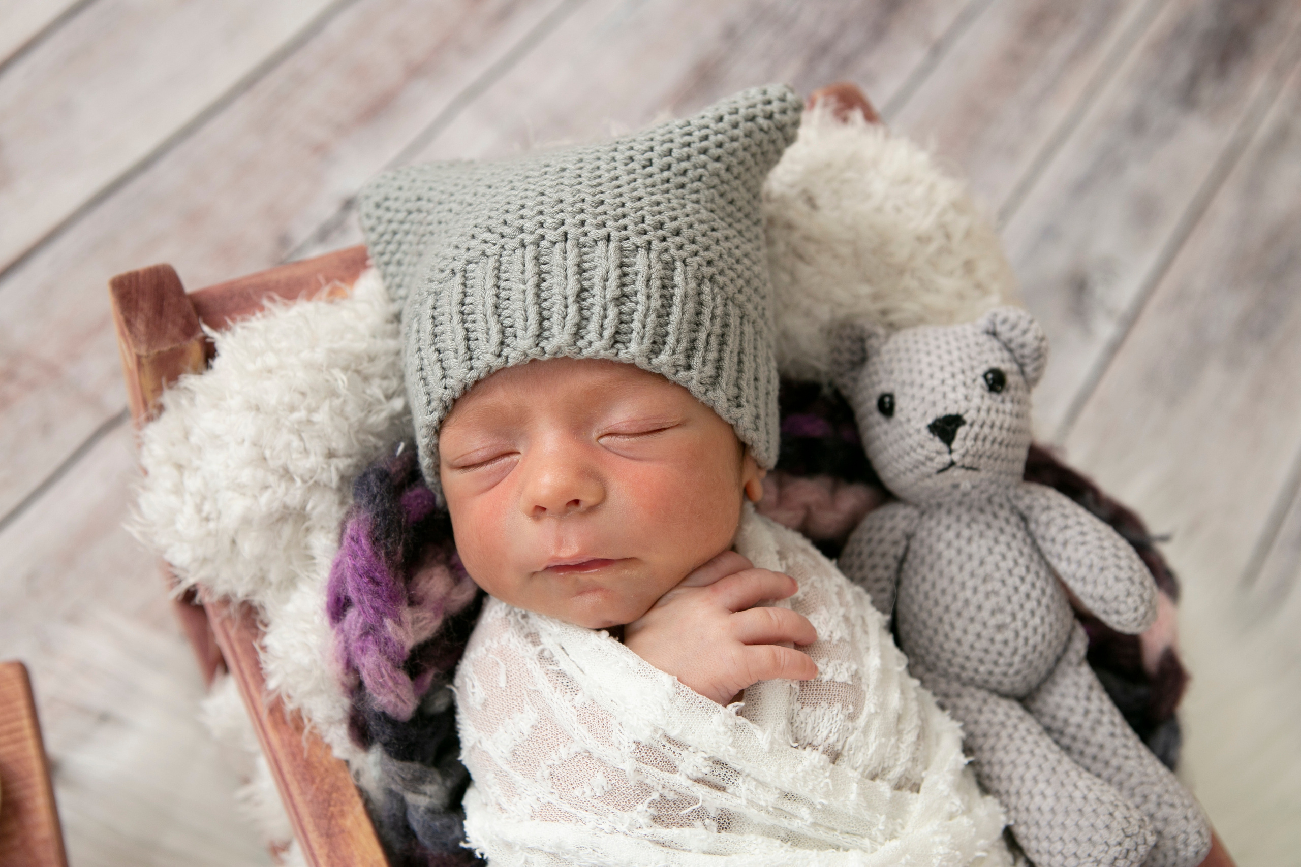 Фотограф новорожденных в Омске. Фотосессия новорожденных. Выезд. Фотограф Наталья Стаг в Омске. Фотографирую в разных стилях в разных студиях, а так же в школах и садах. Печатаю выпускные фотоальбомы