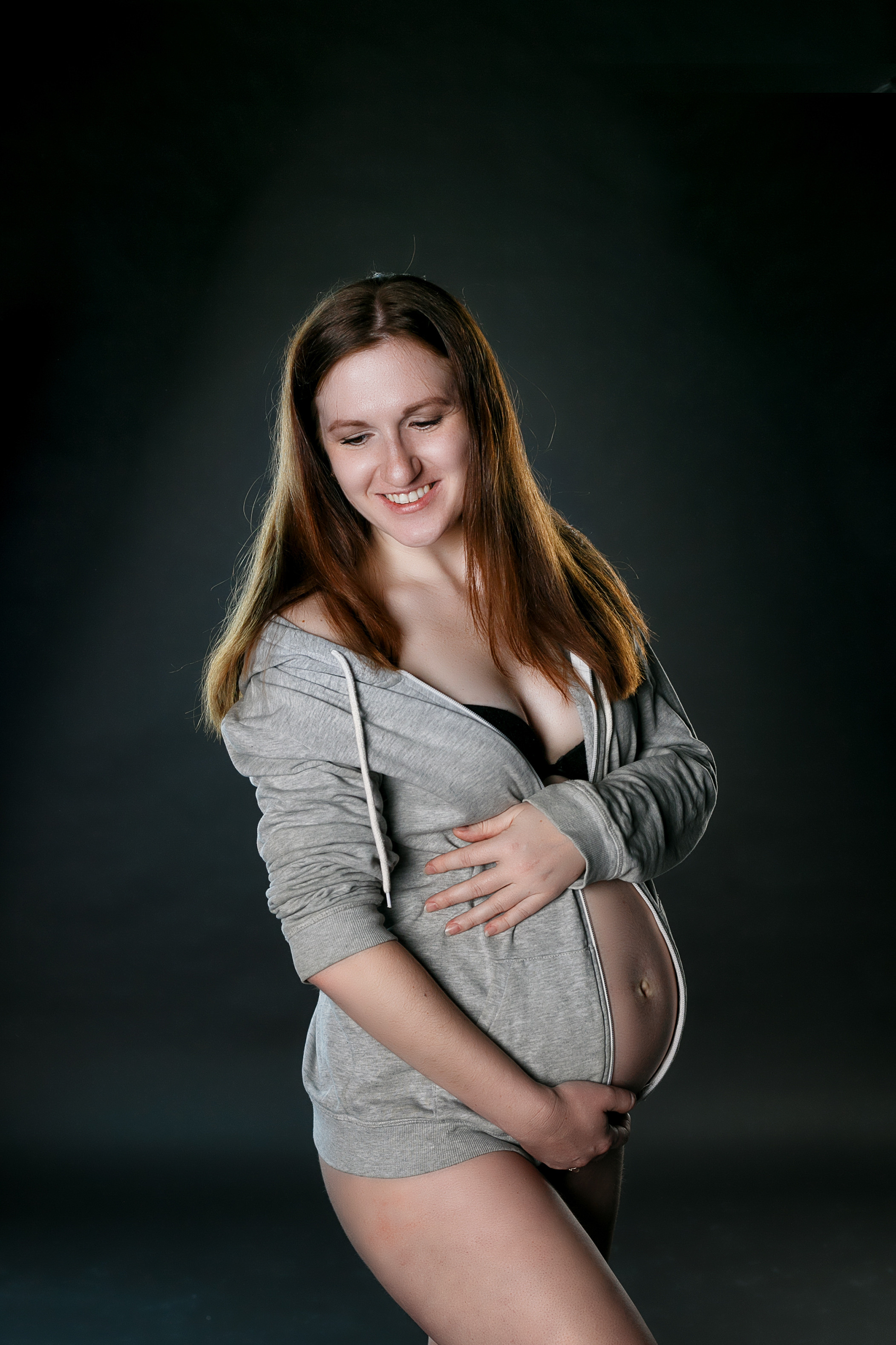 Фотограф беременных в Омске. В ожидании чуда. Фотограф Наталья Стаг в Омске. Фотографирую в разных стилях в разных студиях, а так же в школах и садах. Печатаю выпускные фотоальбомы