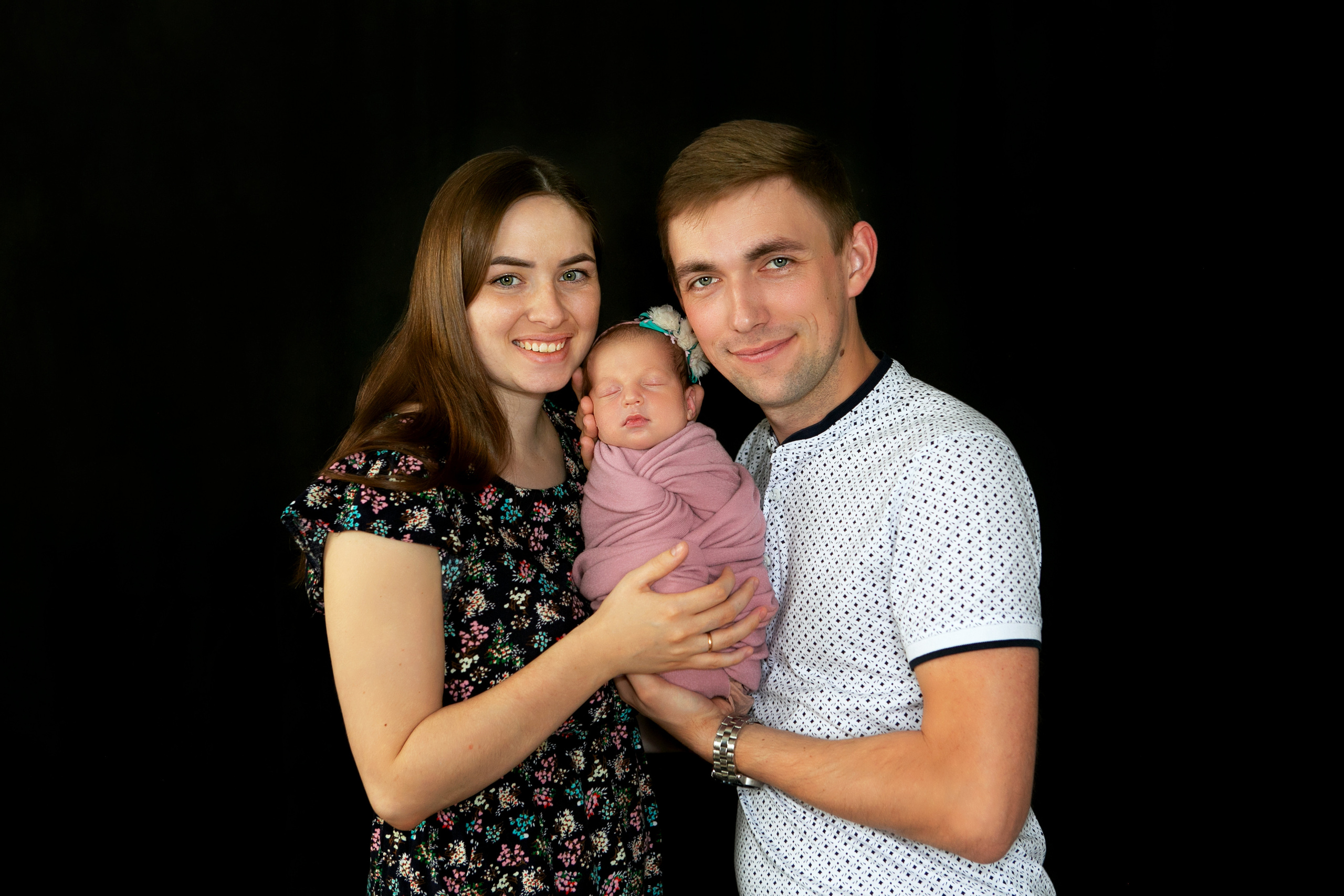 Фотограф новорожденных в Омске. Фотосессия новорожденных. Выезд. Фотограф Наталья Стаг в Омске. Фотографирую в разных стилях в разных студиях, а так же в школах и садах. Печатаю выпускные фотоальбомы