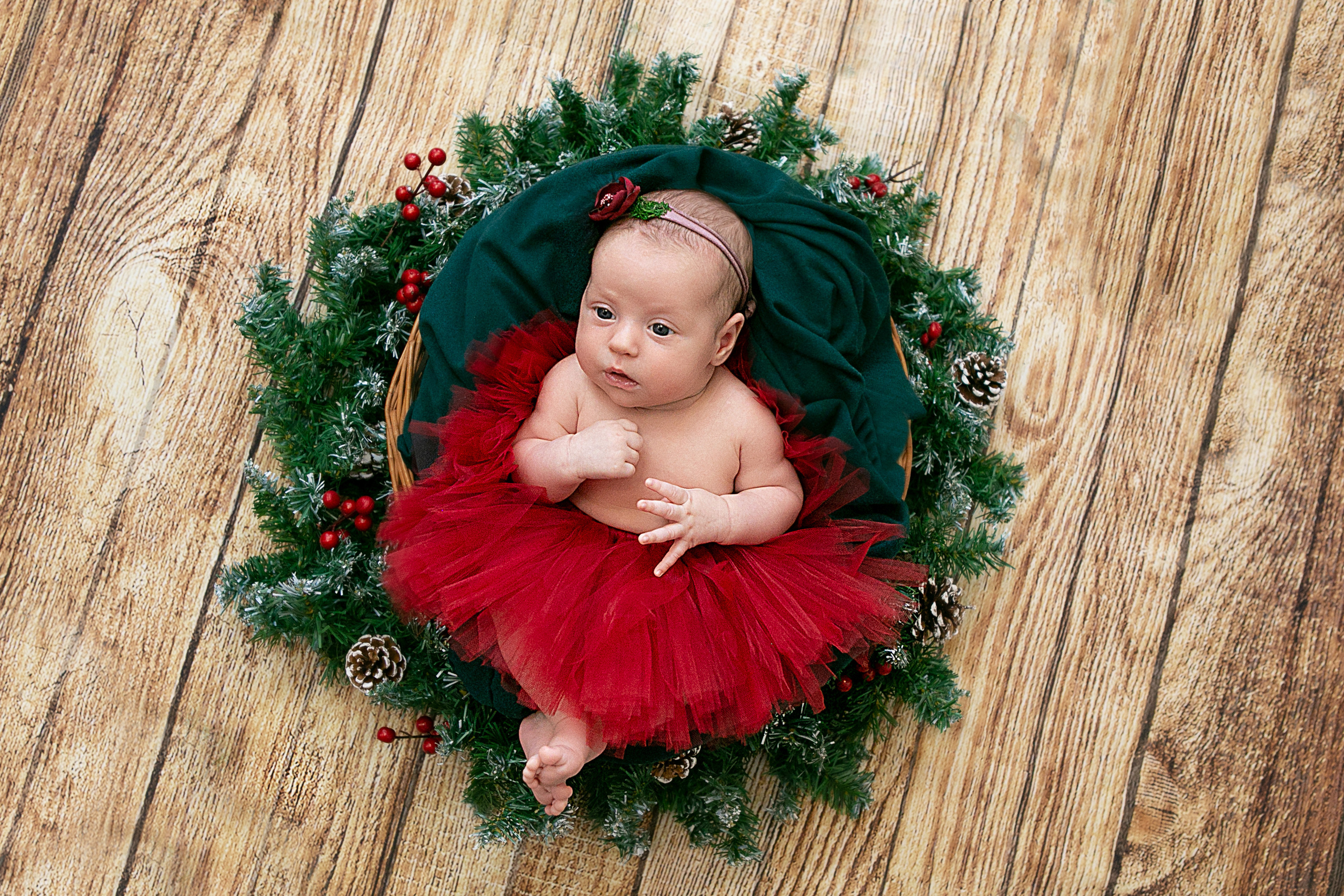 Фотограф новорожденных в Омске. Фотосессия новорожденных. Выезд. Фотограф Наталья Стаг в Омске. Фотографирую в разных стилях в разных студиях, а так же в школах и садах. Печатаю выпускные фотоальбомы