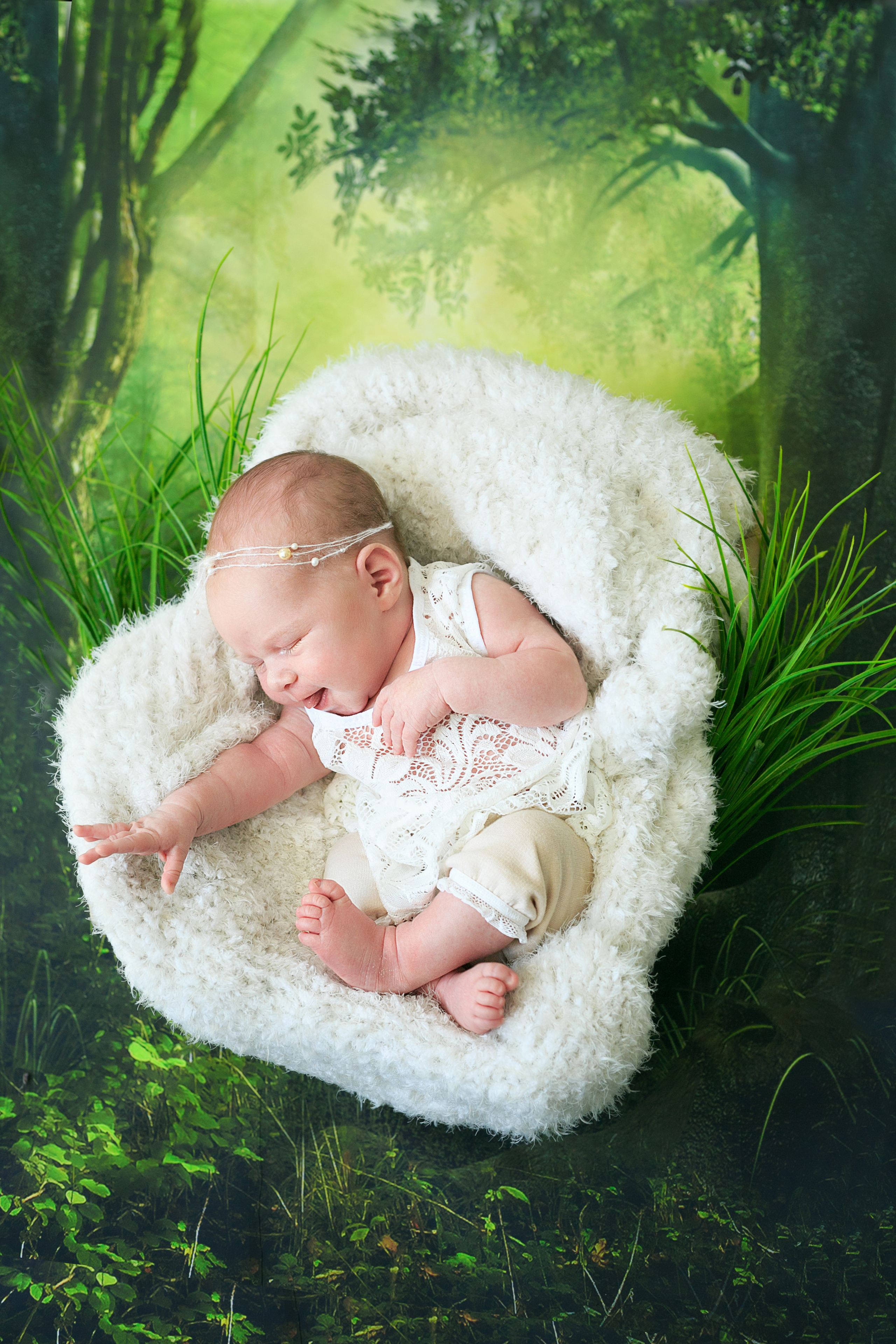 Фотограф новорожденных в Омске. Фотосессия новорожденных. Выезд. Фотограф Наталья Стаг в Омске. Фотографирую в разных стилях в разных студиях, а так же в школах и садах. Печатаю выпускные фотоальбомы