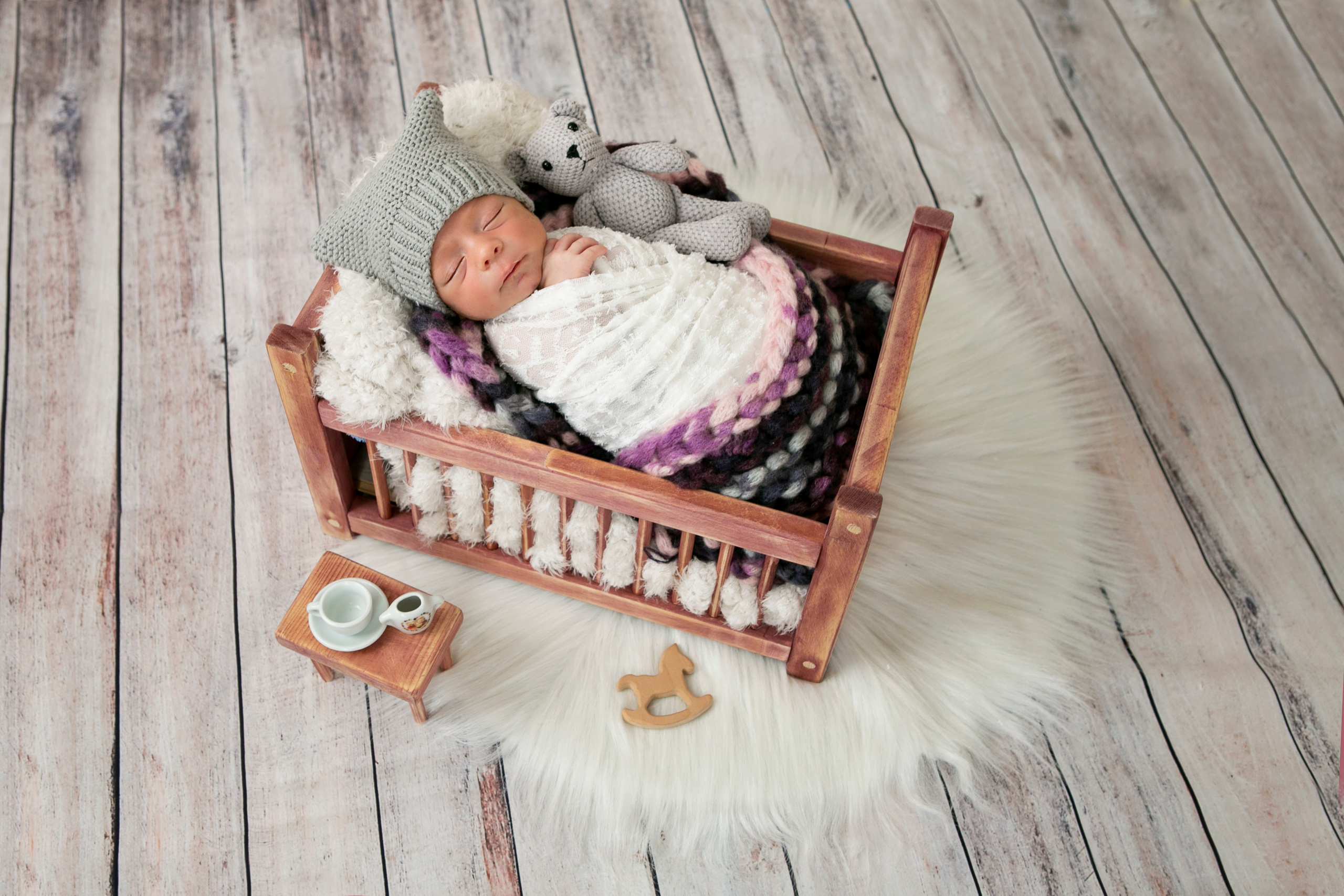 Фотограф новорожденных в Омске. Фотосессия новорожденных. Выезд. Фотограф Наталья Стаг в Омске. Фотографирую в разных стилях в разных студиях, а так же в школах и садах. Печатаю выпускные фотоальбомы