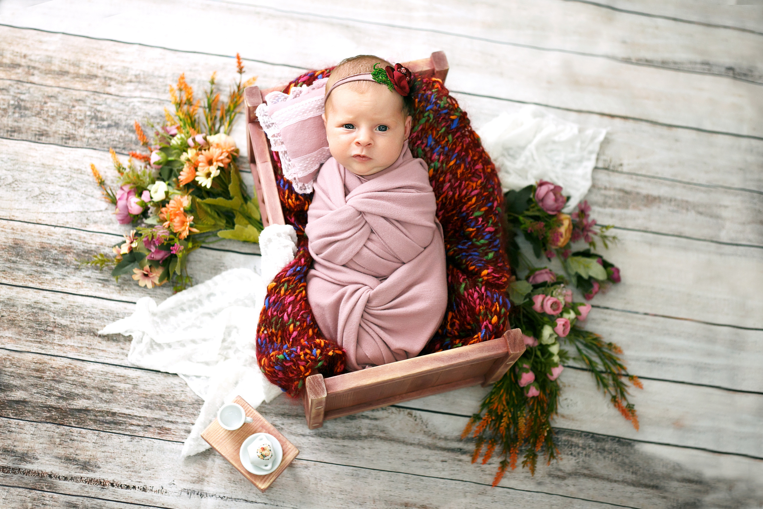 Фотограф новорожденных в Омске. Фотосессия новорожденных. Выезд. Фотограф Наталья Стаг в Омске. Фотографирую в разных стилях в разных студиях, а так же в школах и садах. Печатаю выпускные фотоальбомы