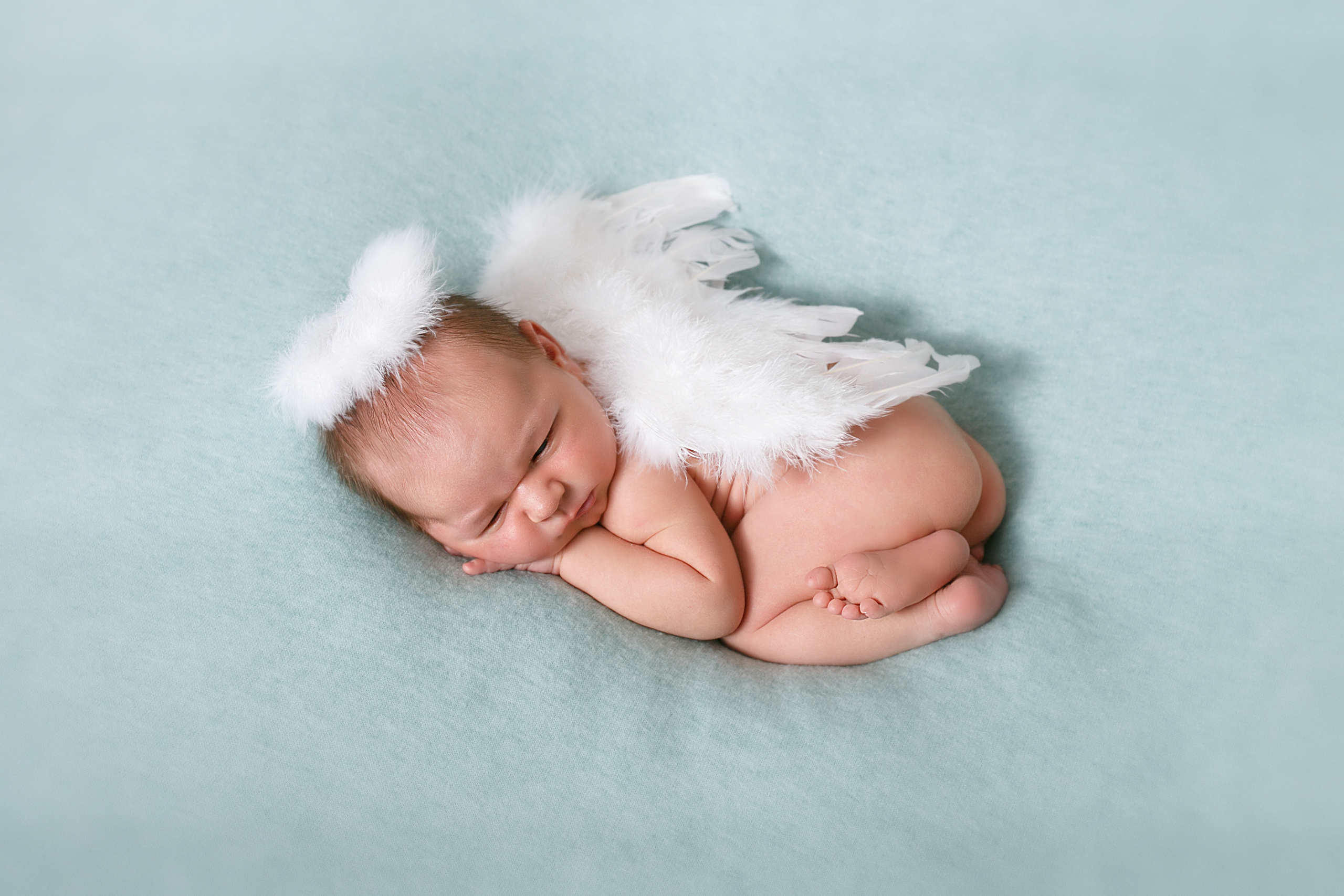 Фотограф новорожденных в Омске. Фотосессия новорожденных. Выезд. Фотограф Наталья Стаг в Омске. Фотографирую в разных стилях в разных студиях, а так же в школах и садах. Печатаю выпускные фотоальбомы