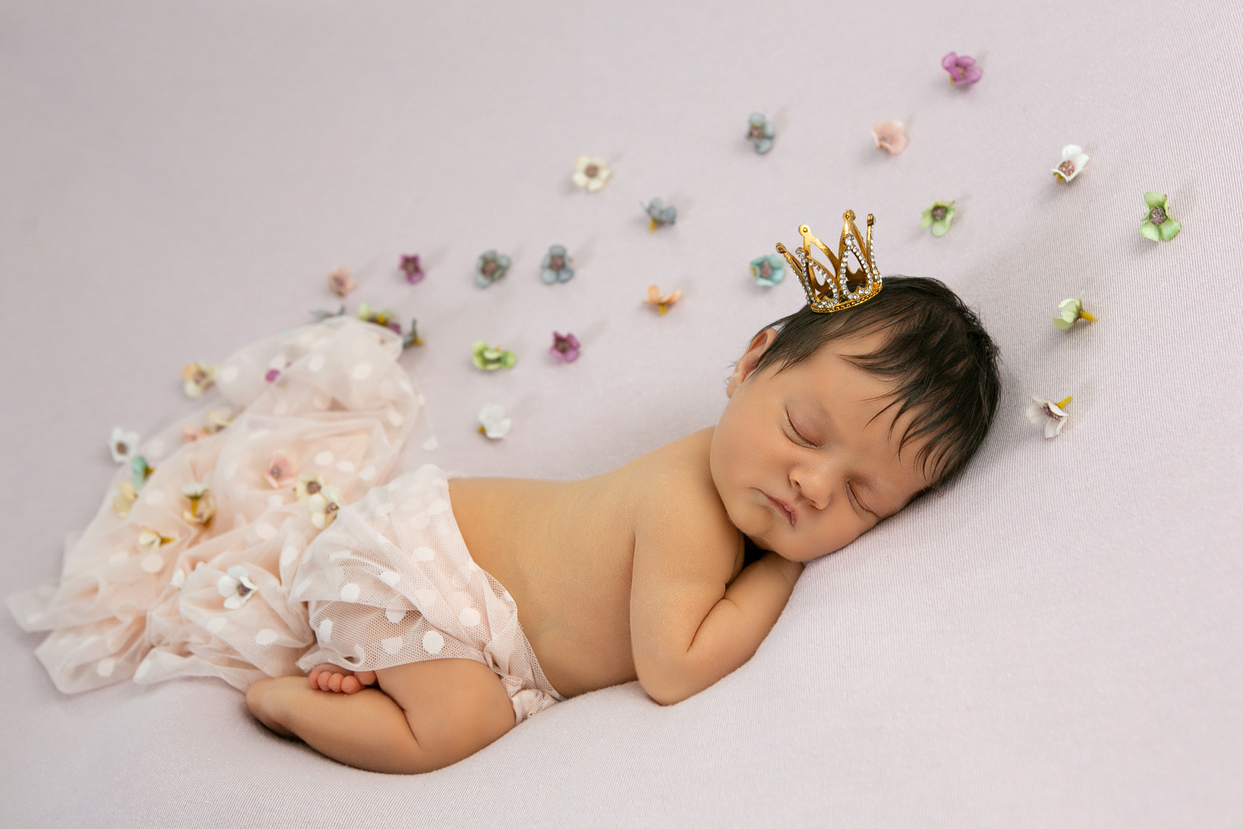 Фотограф новорожденных в Омске. Фотосессия новорожденных. Выезд. Фотограф Наталья Стаг в Омске. Фотографирую в разных стилях в разных студиях, а так же в школах и садах. Печатаю выпускные фотоальбомы