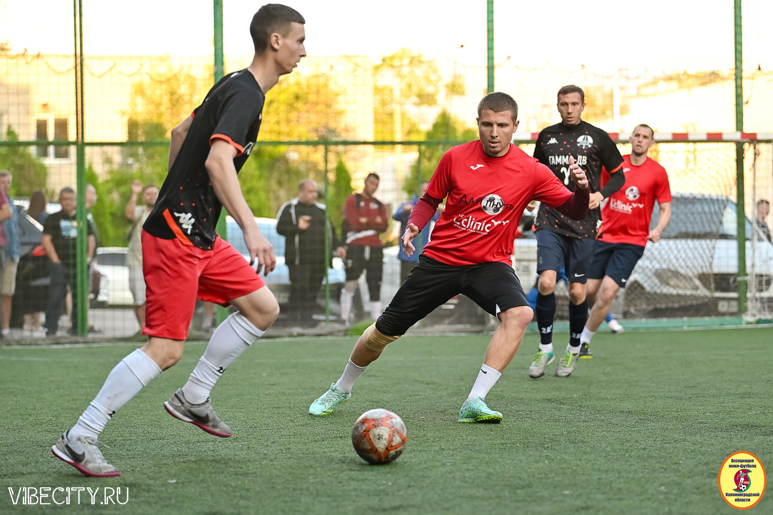 ИГРЫ МИНИ-ФУТБОЛЬНОЙ И КОРПОРАТИВНОЙ ЛИГИ. VIBECITY.RU Вайб Сити Ру Фоторепортажи Фотоотчеты Калининград