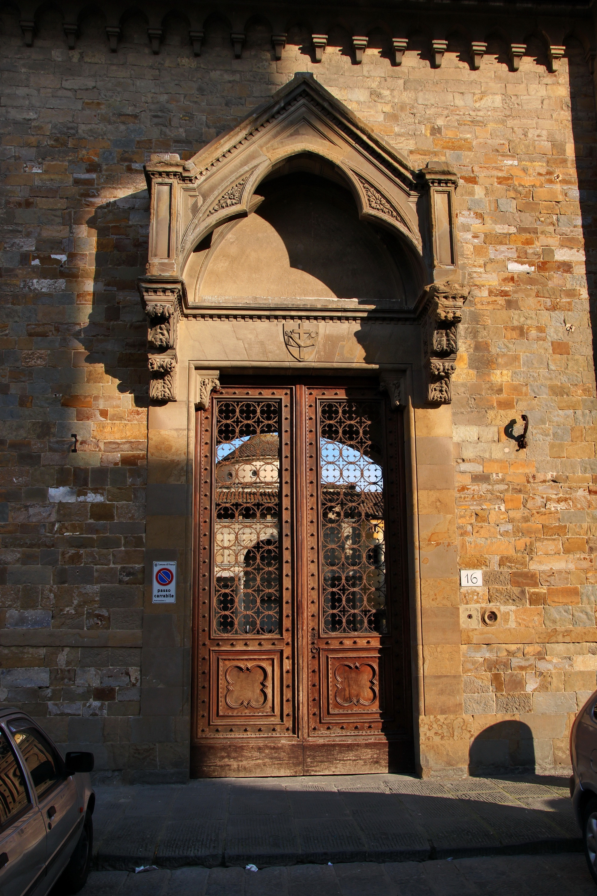 Старинные двери и окна