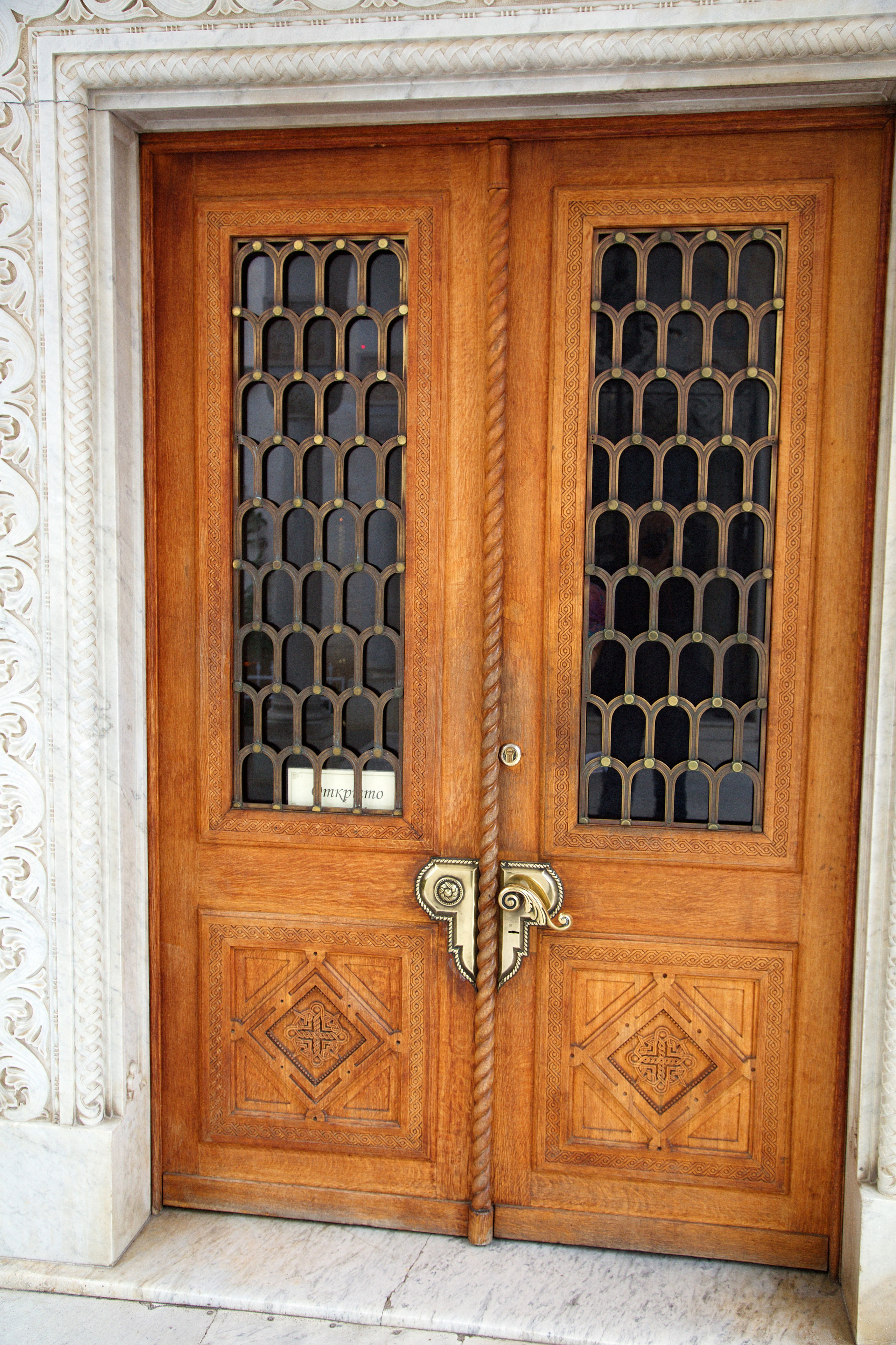 Старинные двери и окна