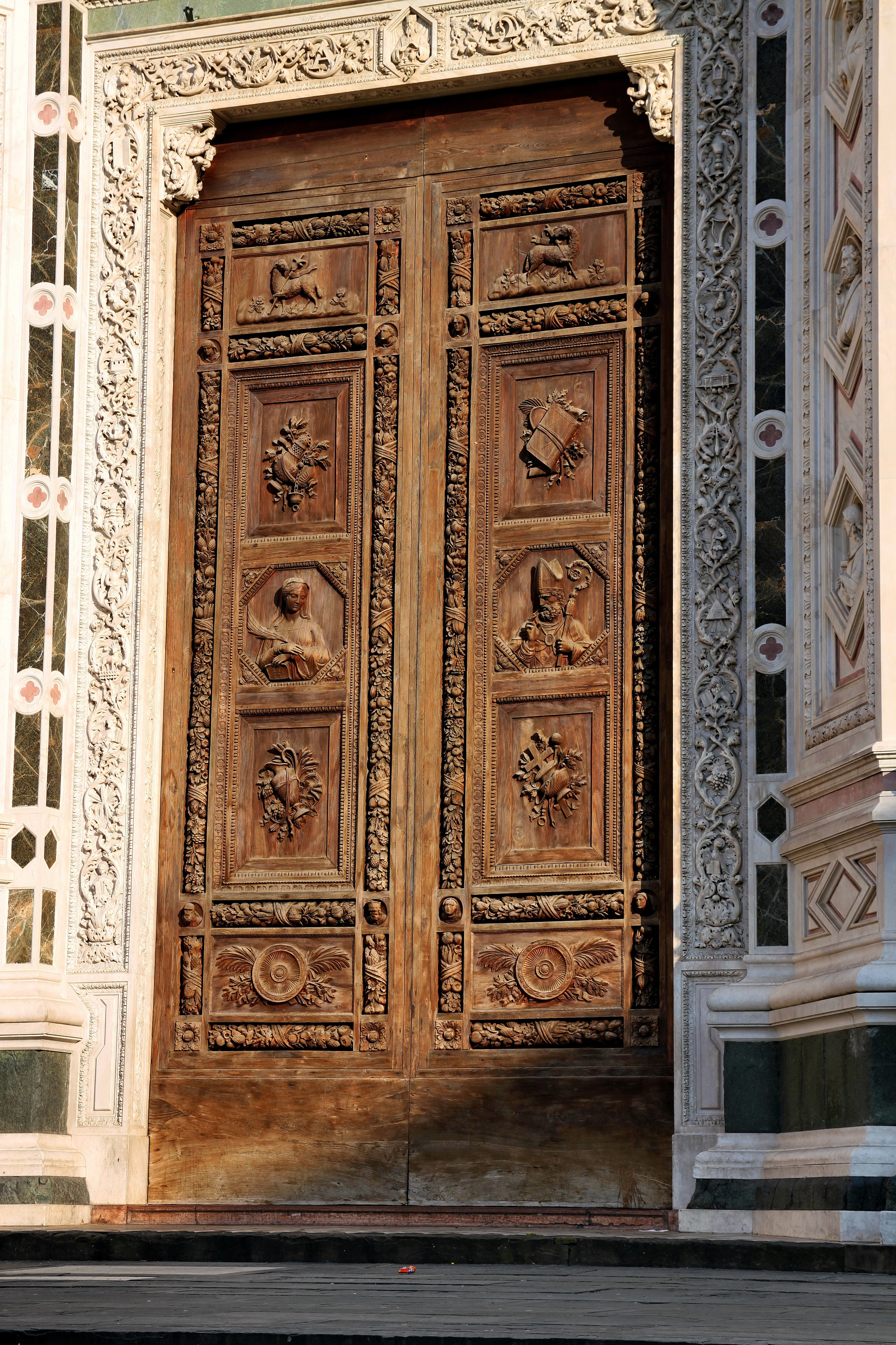 Старинные двери и окна