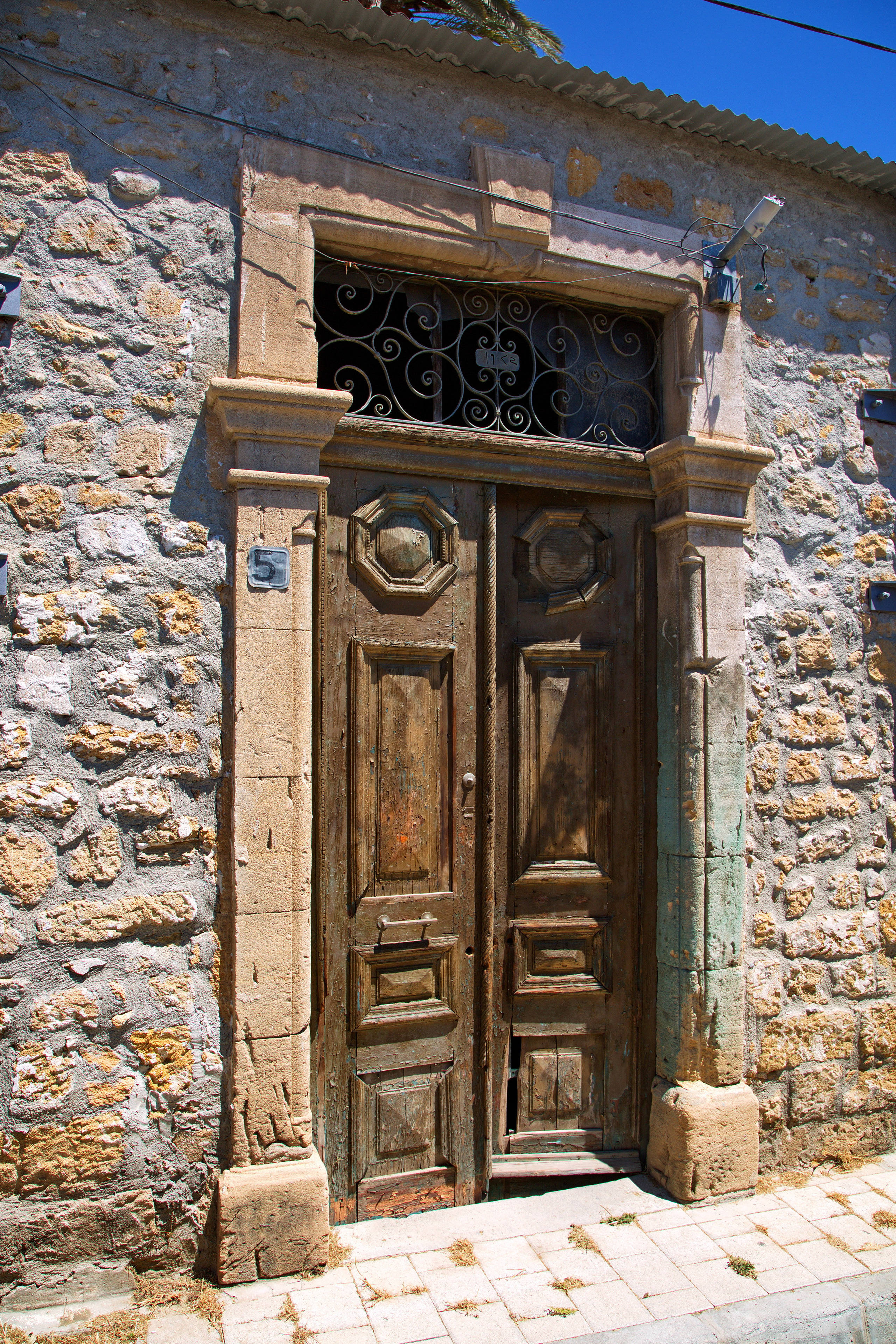 Старинные двери и окна