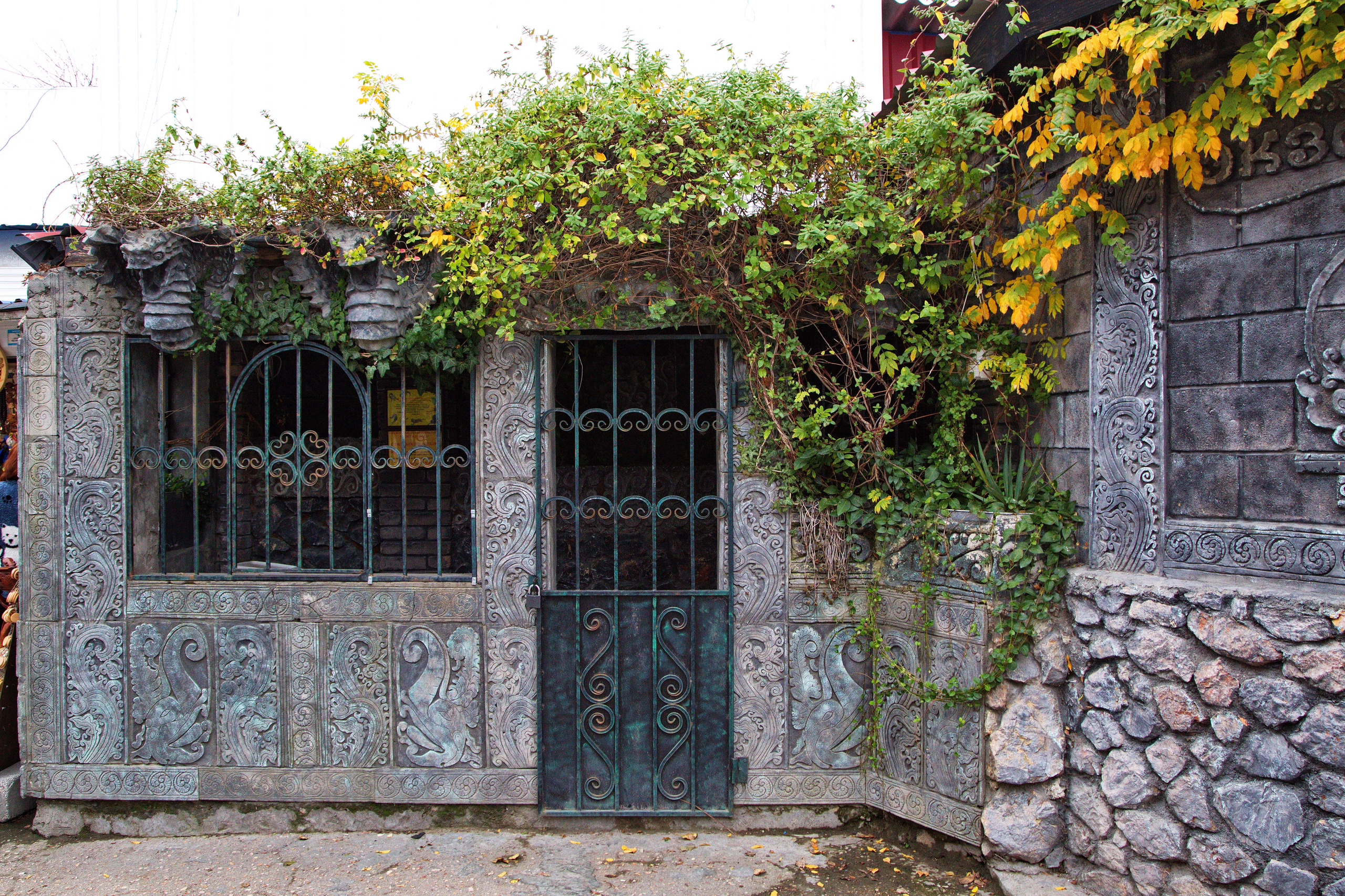 Старинные двери и окна