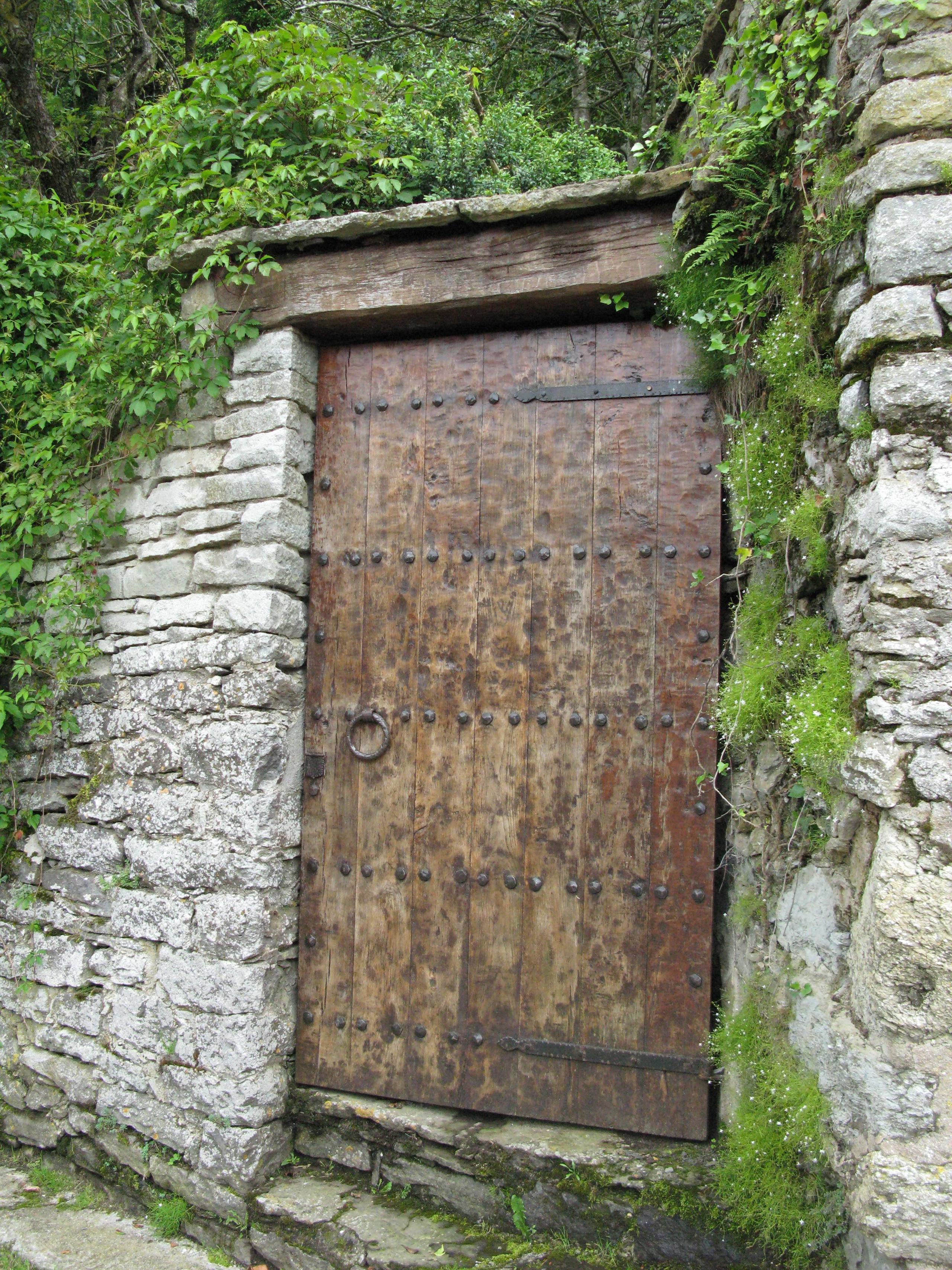 Старинные двери и окна