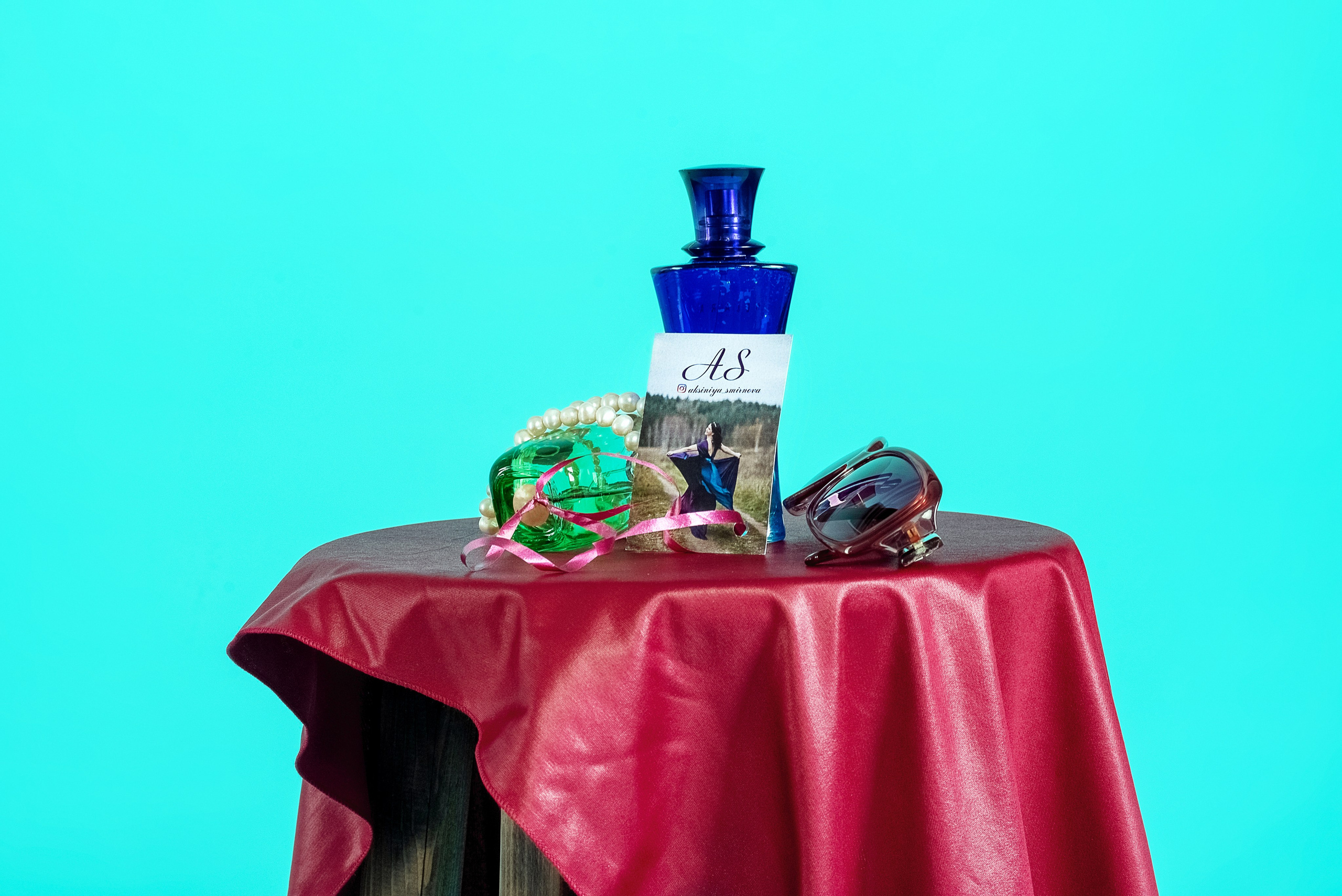 модель ,одежда ,дизайнерская одежда , позирование , модельные снепы , портфолио , модельное портфолио , фото модели . модель , студия , свет ,эмоция ,харизма .