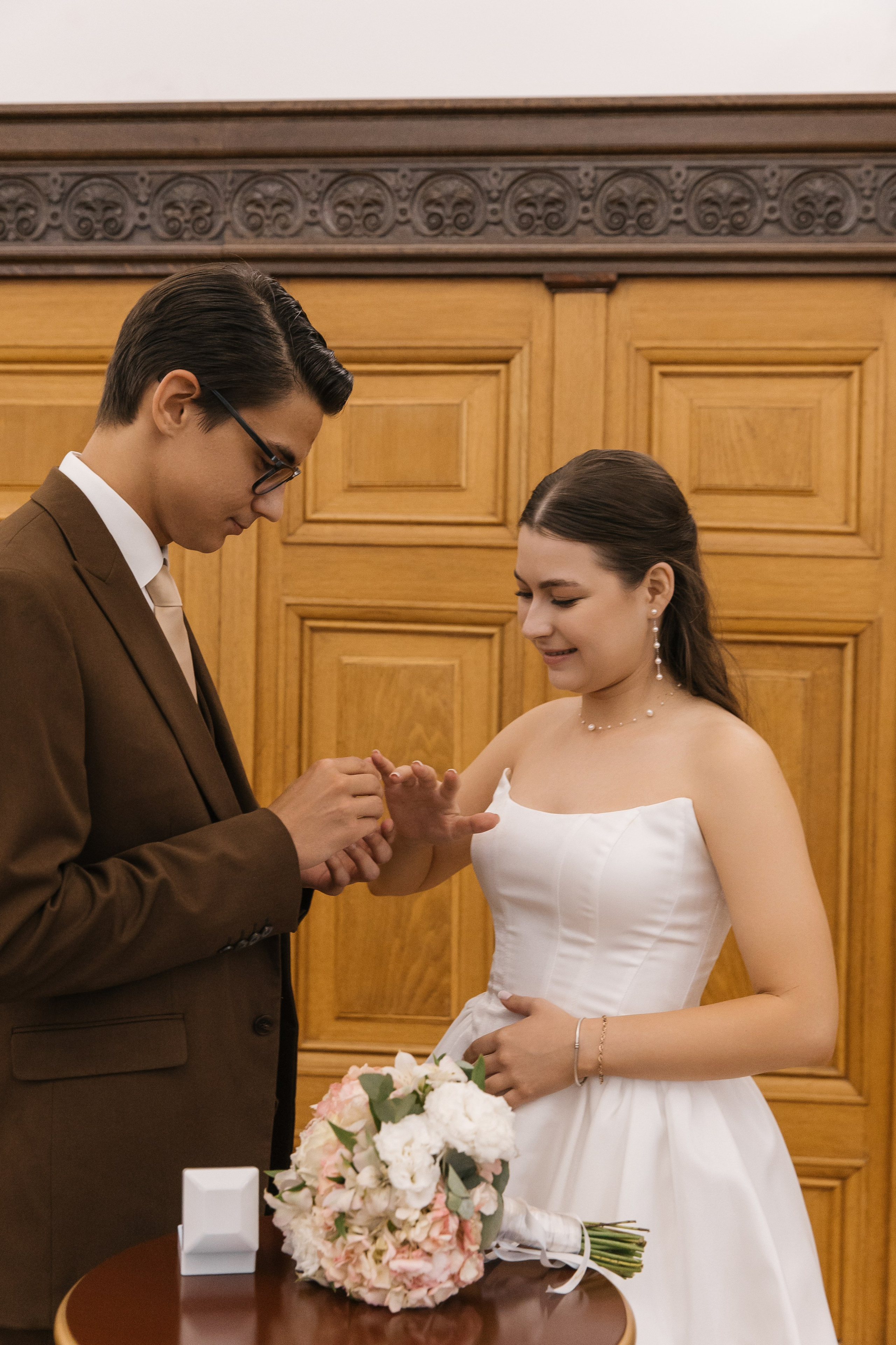 Регистрация брака в Грибоедовском ЗАГСе. Фотограф и видеограф Анна Домашенко