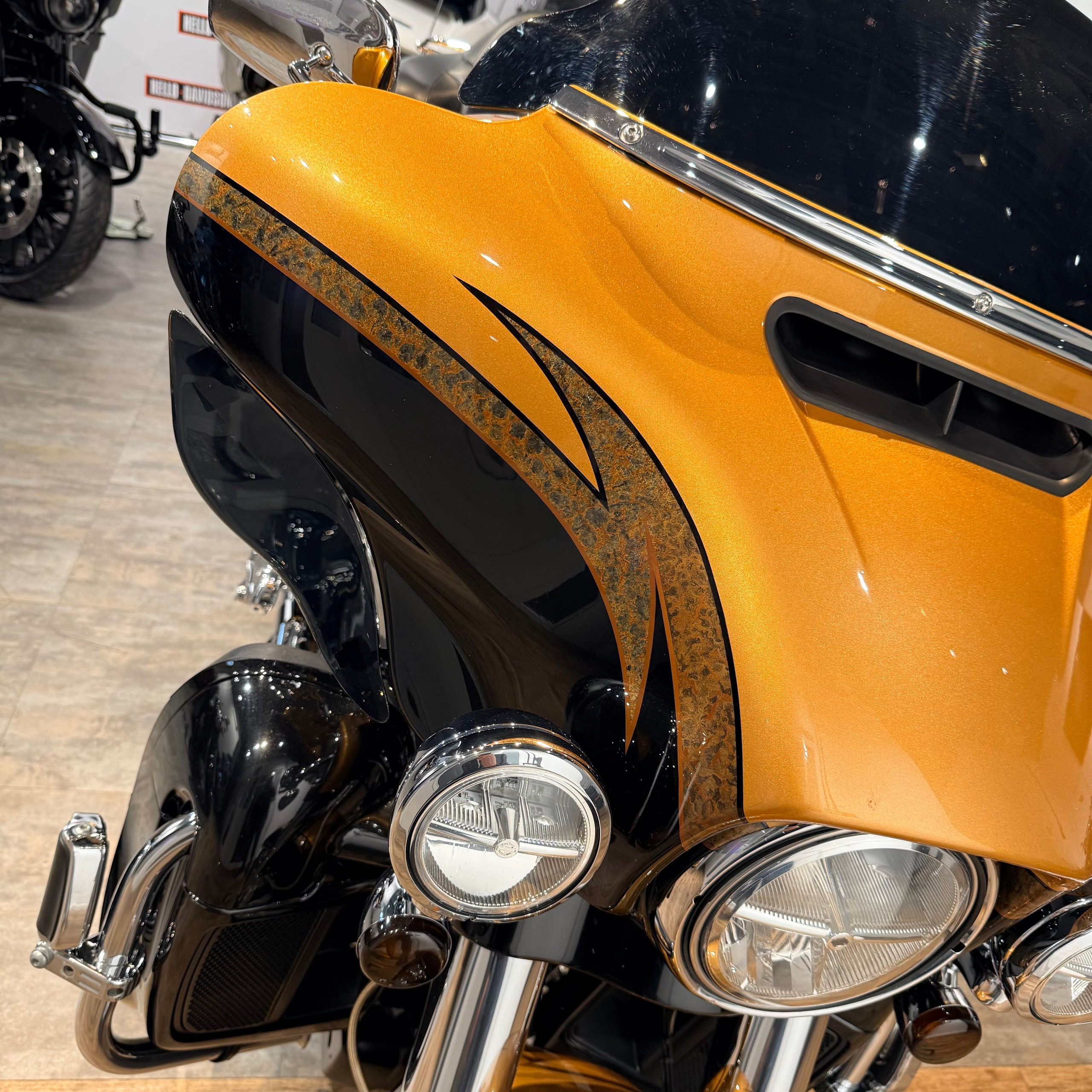 Купить Harley-Davidson 2014 CVO Еlесtra Glide Limited Gоld (Touring) — подробнее на сайте. Hello Davidson, Москва. Только хорошие мотоциклы…