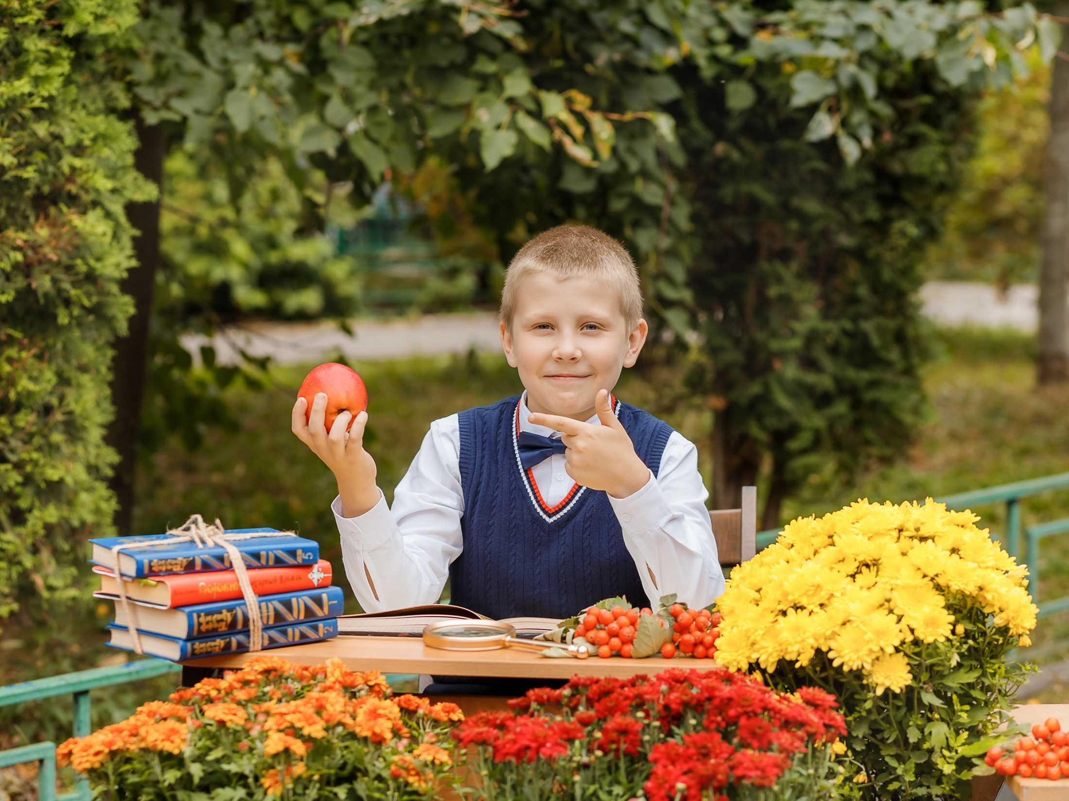Подготовка к осеннему фотопроекту на улице для начальных классов. Выпускные альбомы в Мытищи Москве и Московской области