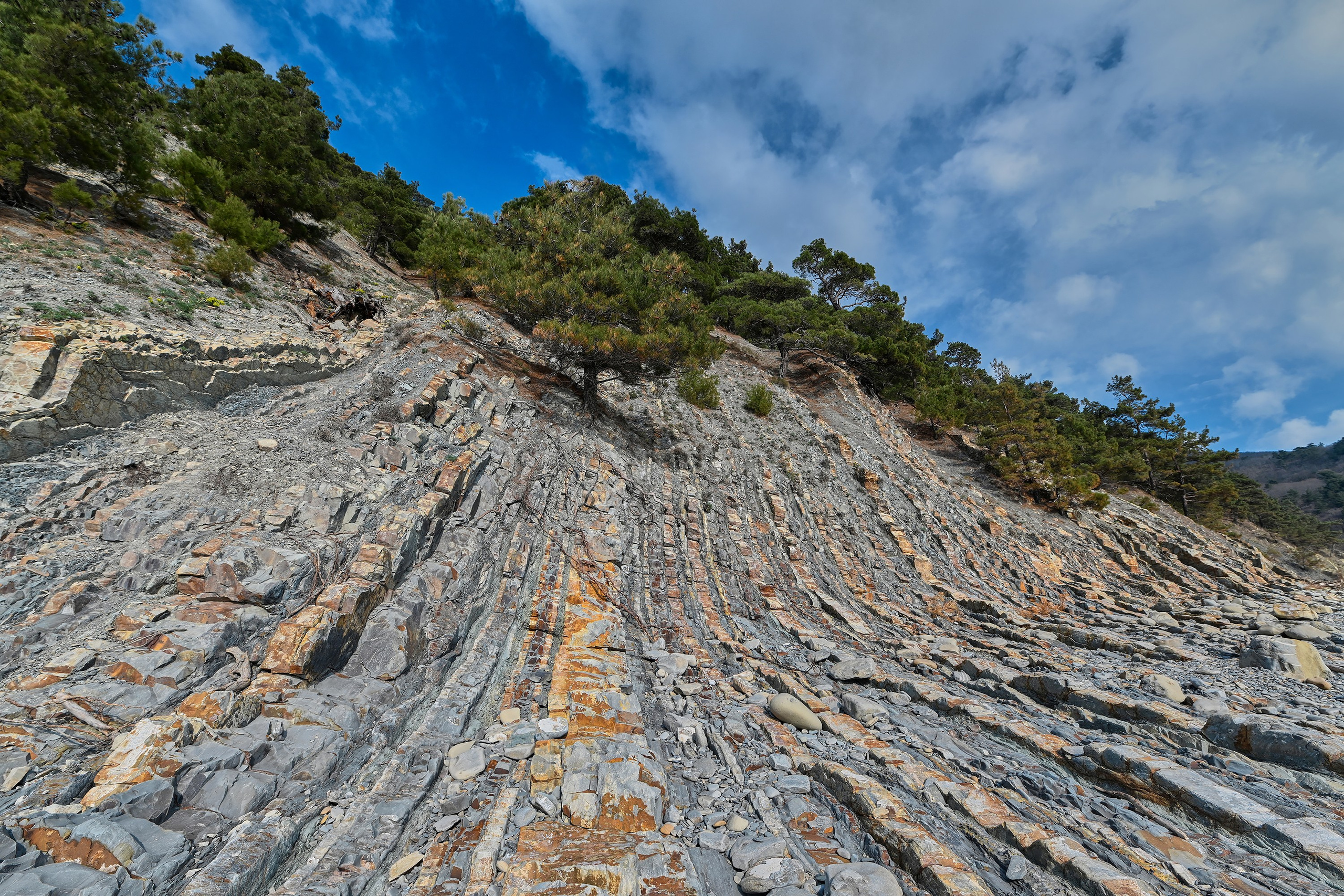 пляж у скалы Парус, поселок Прасковеевка