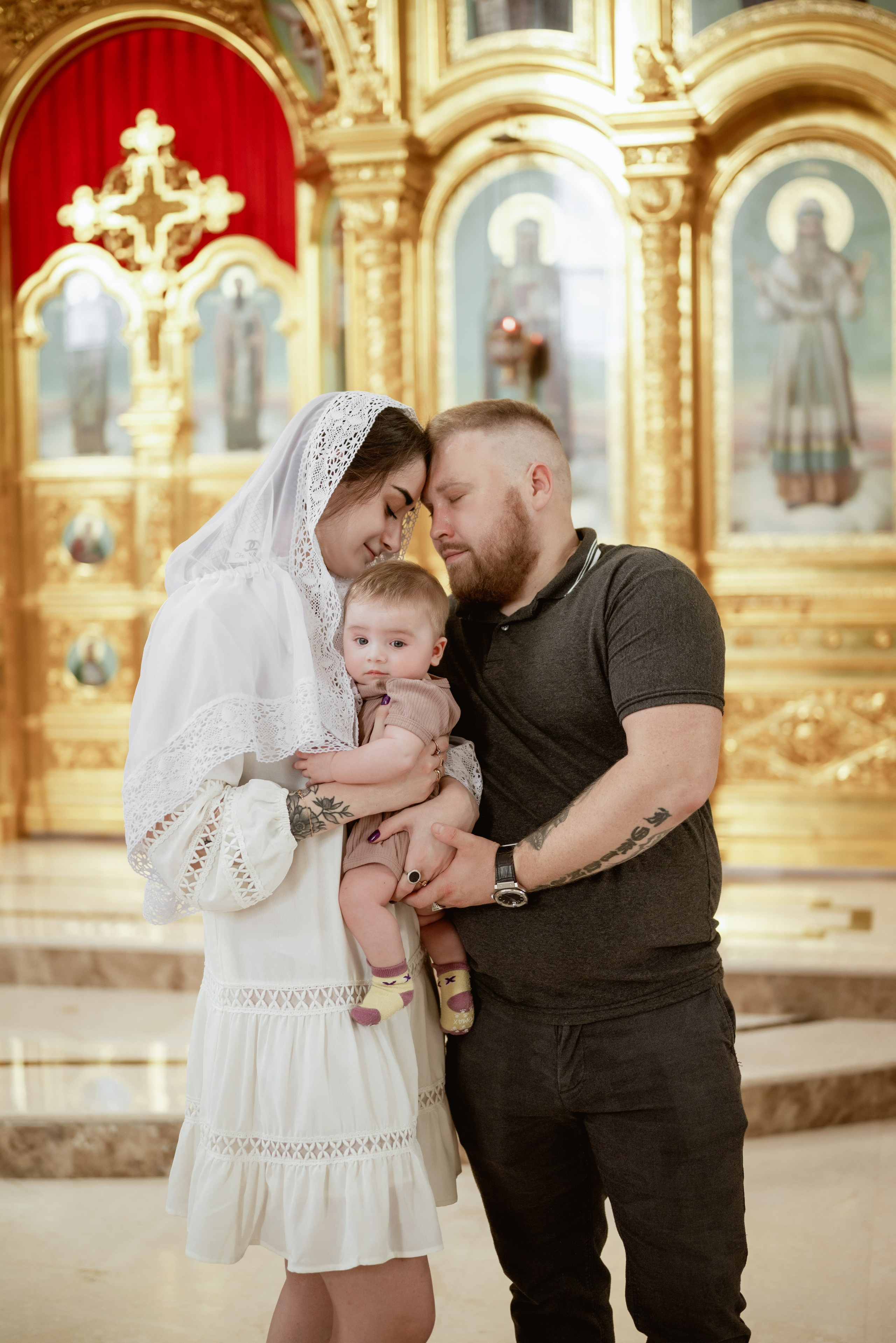 Крещение в храме Петра и Февронии. Юлия Басня семейный и свадебный фотограф в Донецке