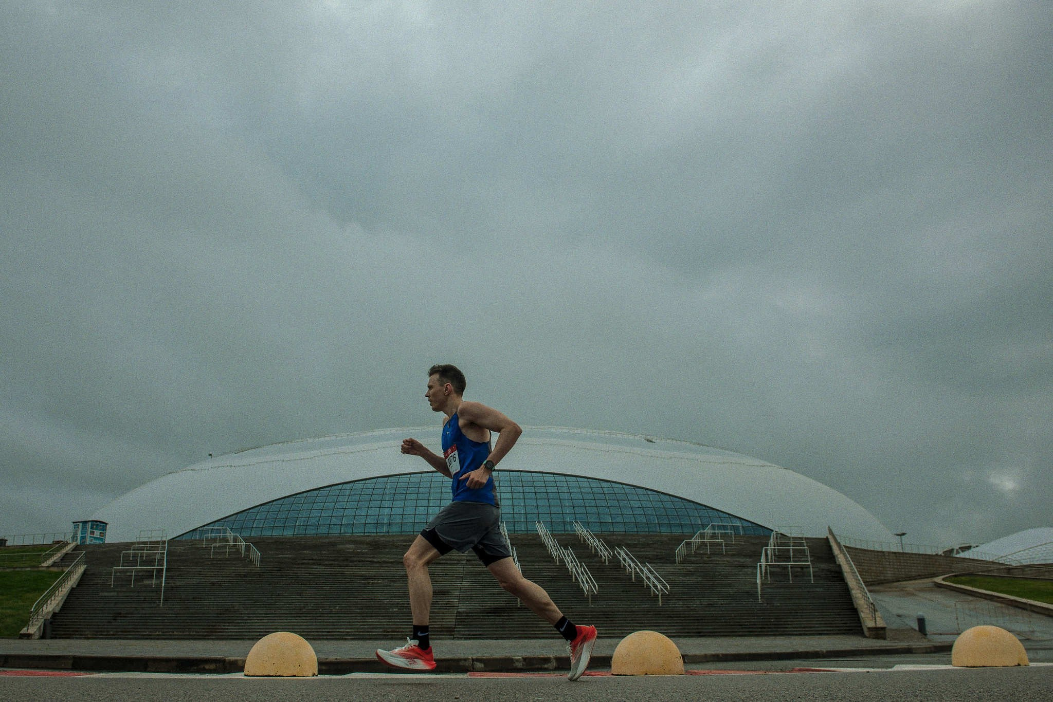 Чемпионат России по полумарафону. Сириус Автодром 2026. Репортажный фотограф в Сочи — Михаил Мордасов