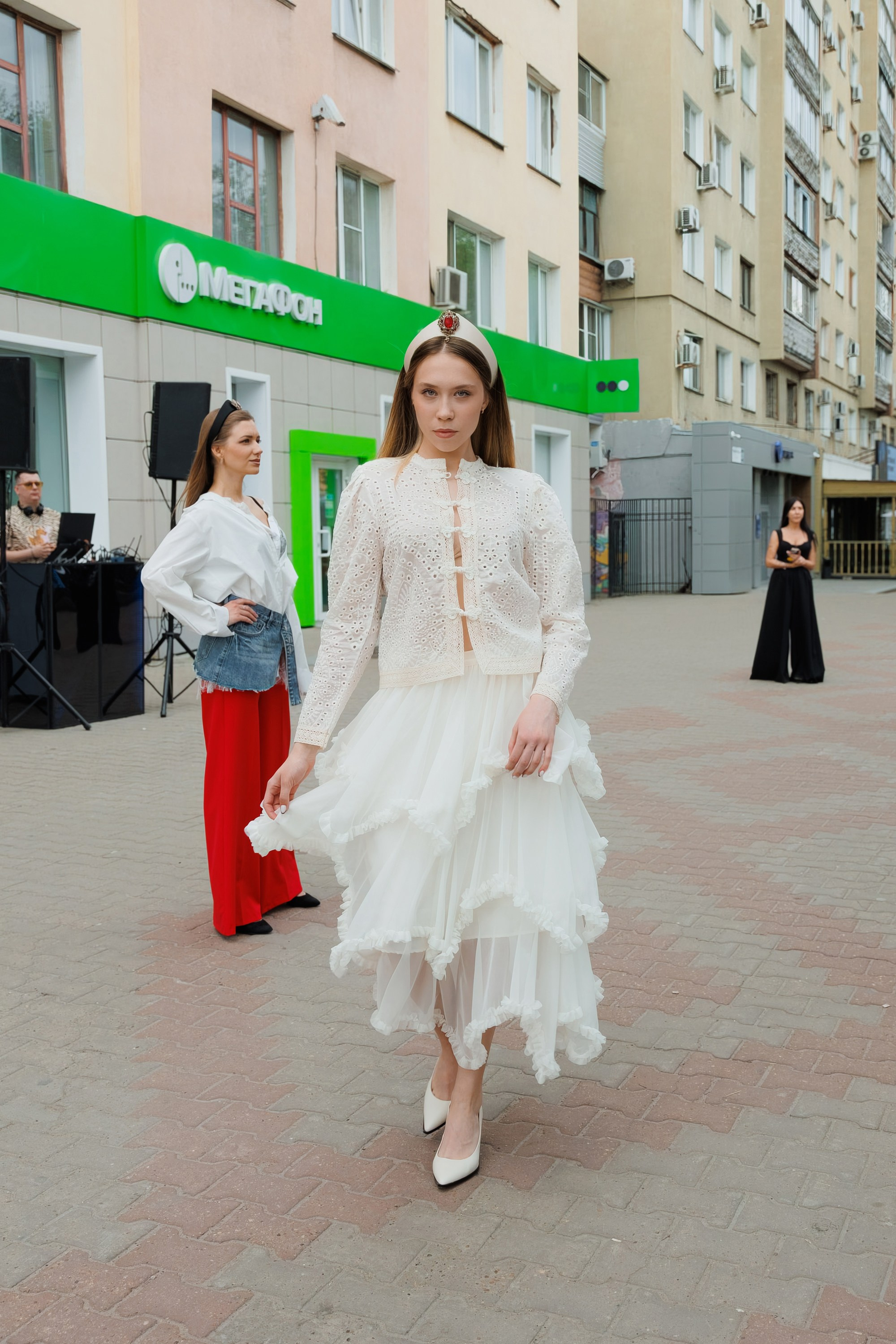 МОДНЫЙ ПОКАЗ. СВОИ. ФОТООТЧЕТЫ-СОБЫТИЯ-МЕСТА