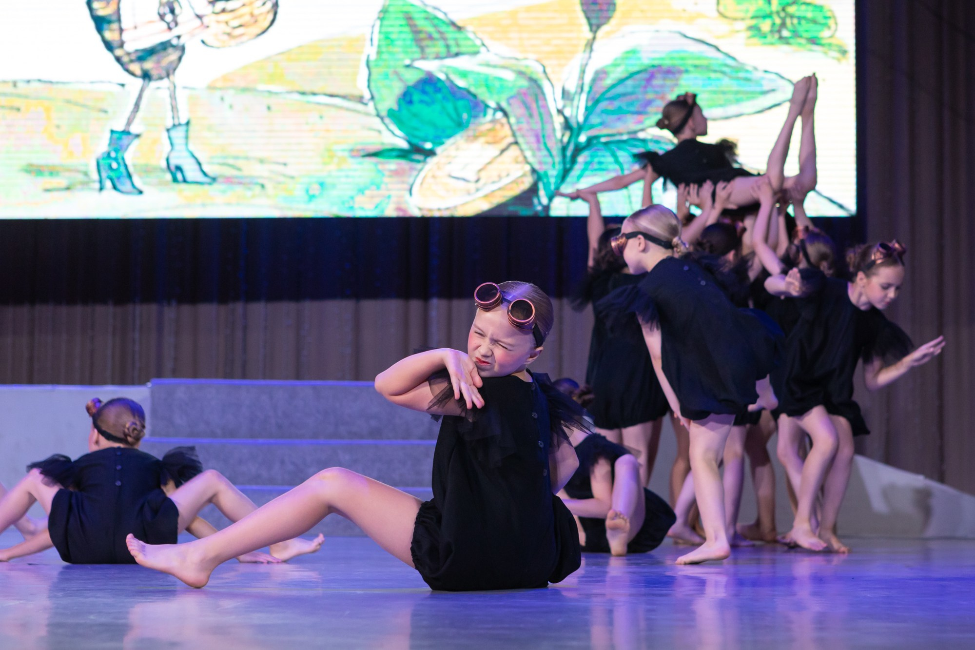 Отчётный концерт Театра Свободного Танца -2025. Фотограф в Оренбурге. Профессиональный фотограф