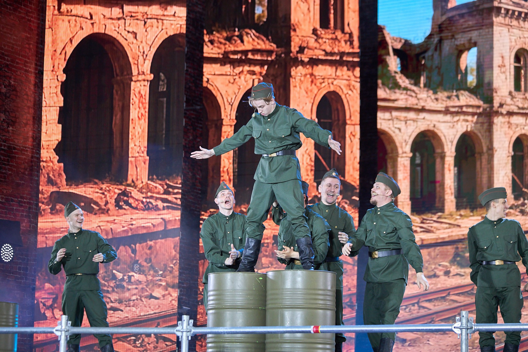 Концерт 9 мая 2025 года на соборной площади. Фотограф Омск | Александр Вандеров