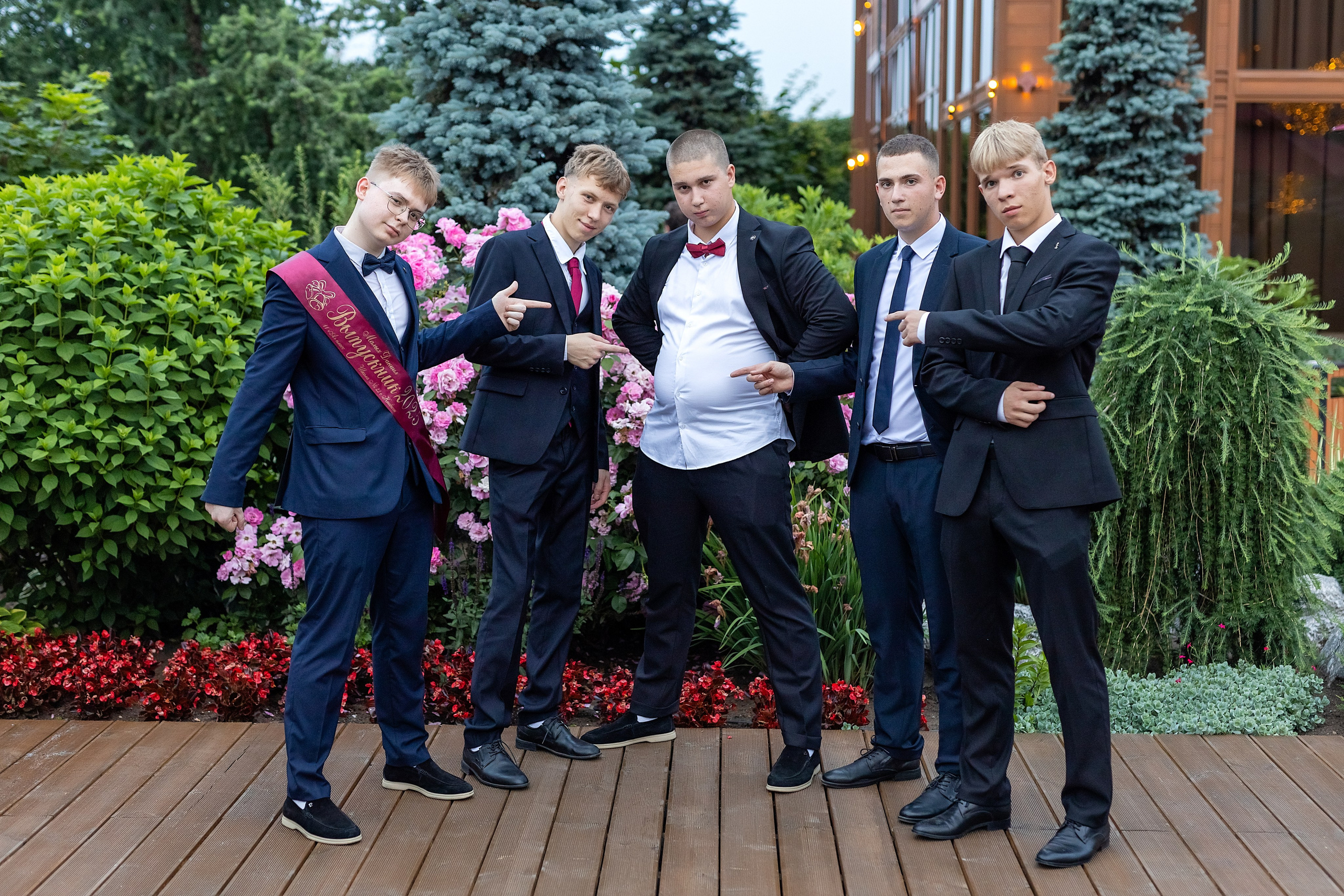 Выпускной. Школа 22, 11 класс. Стильный выпускной альбом Владивосток фотограф Вероника Мигачева