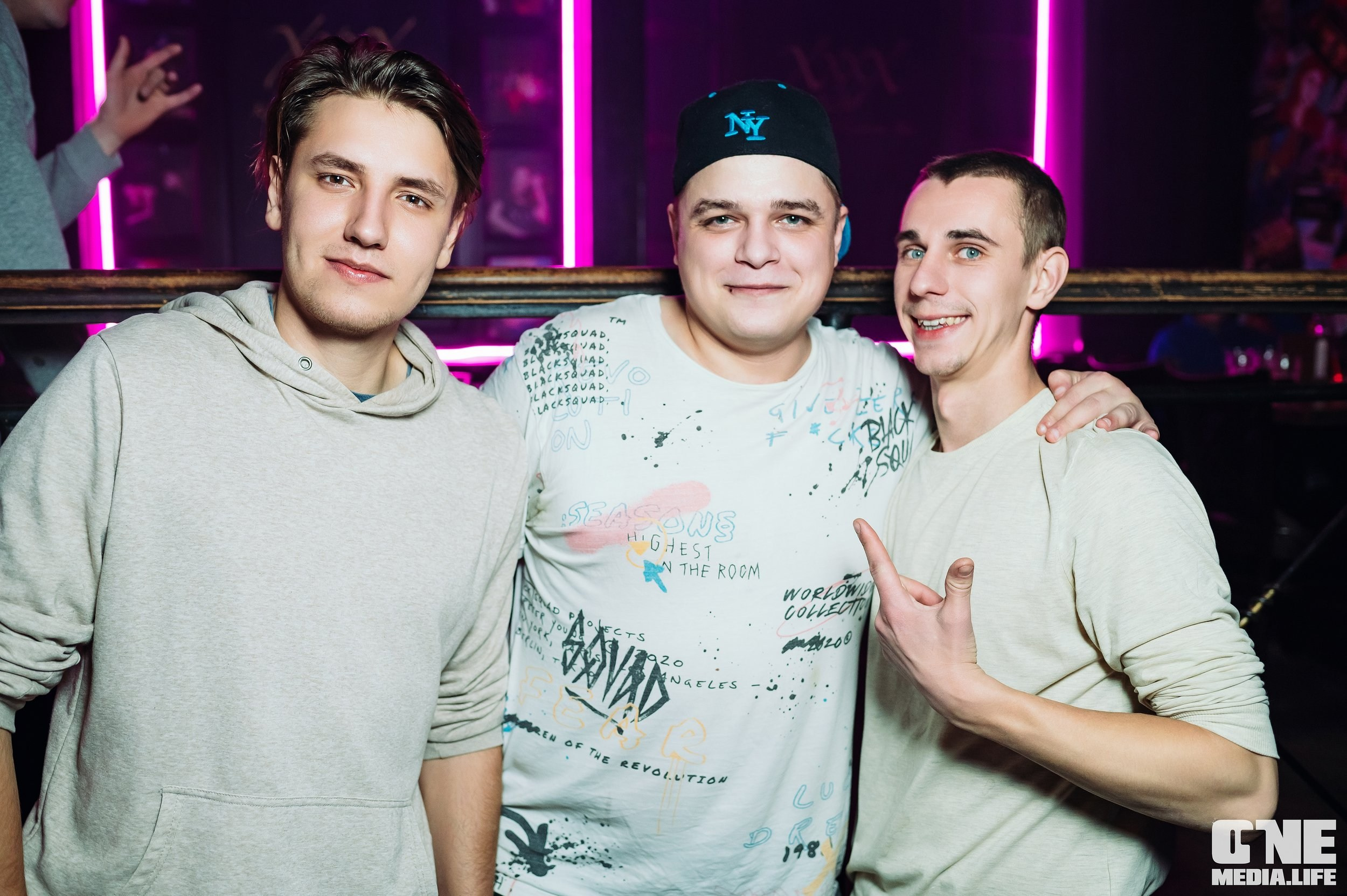 Фоторепортаж из бара XxxX. One Media Life: фоторепортажи, фотоотчеты с мероприятий и заведений