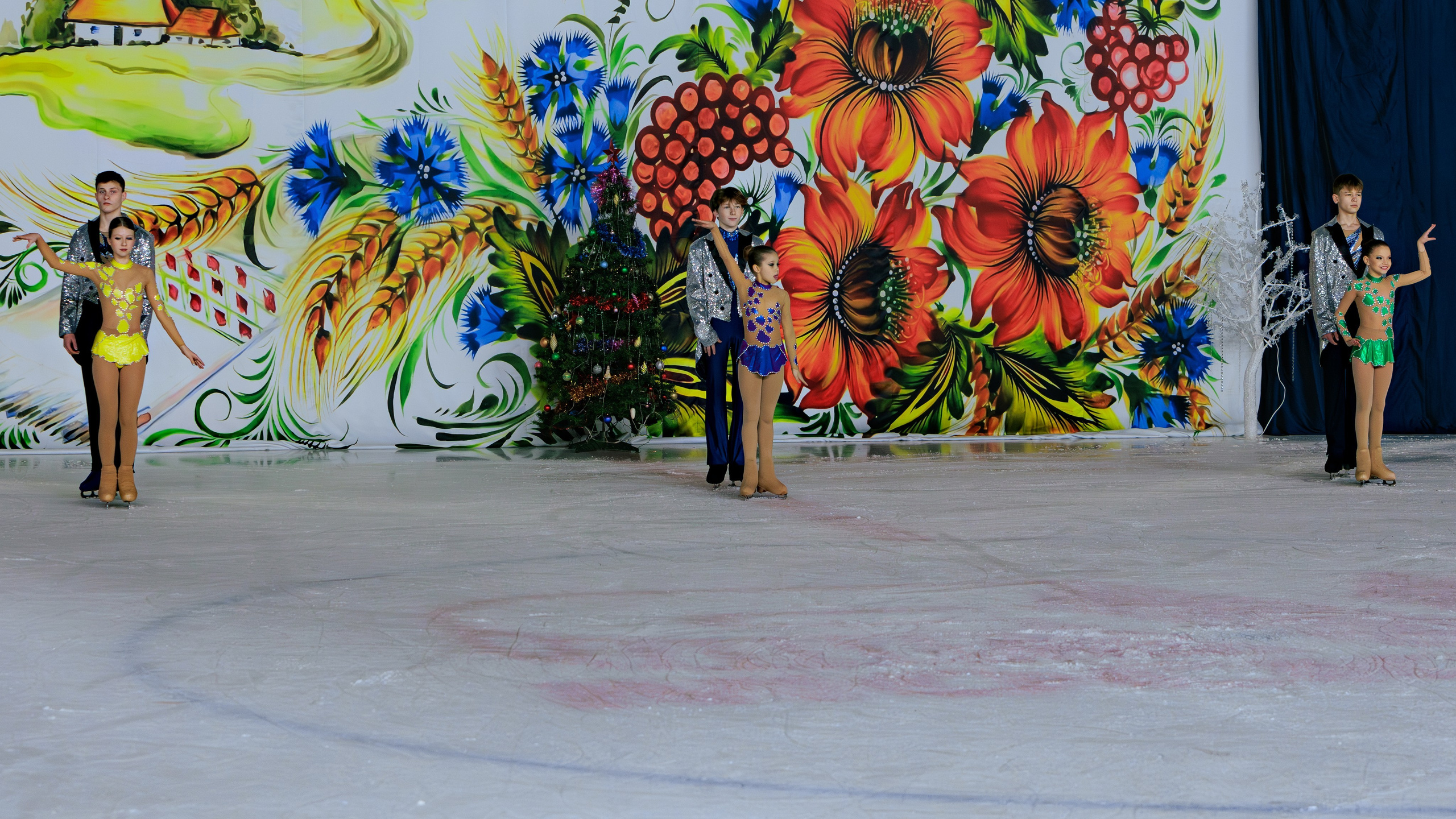 Детский театр на льду «АЛЕКО». Выпускные альбомы и школьный фотограф в Подольске, Троицке, Щербинке, Москве и Московской области