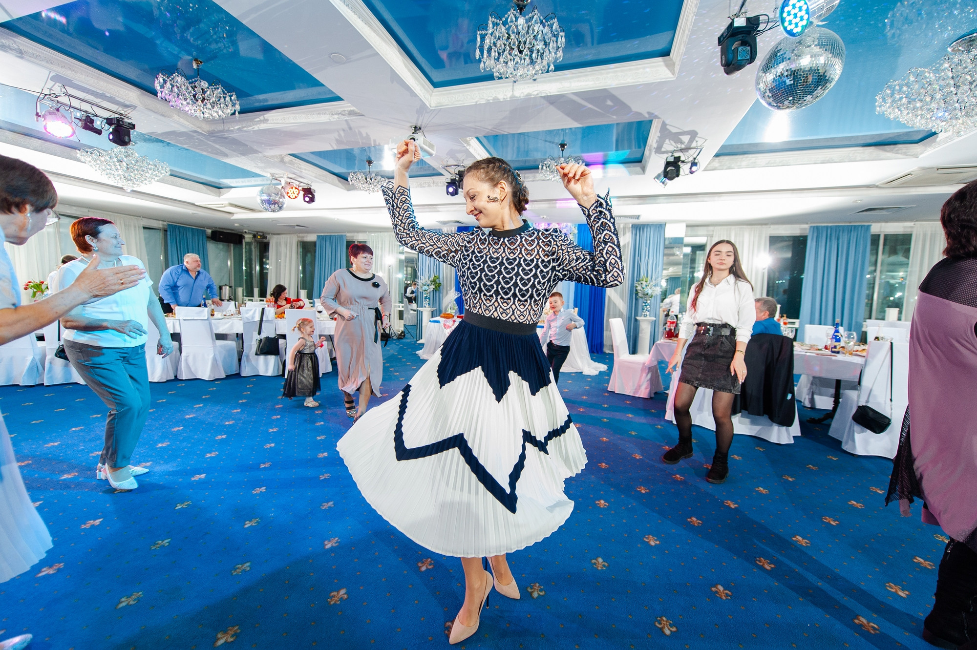 Свадебный и семейный фотограф в Омске Мормулев Михаил. Свадебный и семейный фотограф в Омске Мормулев Михаил