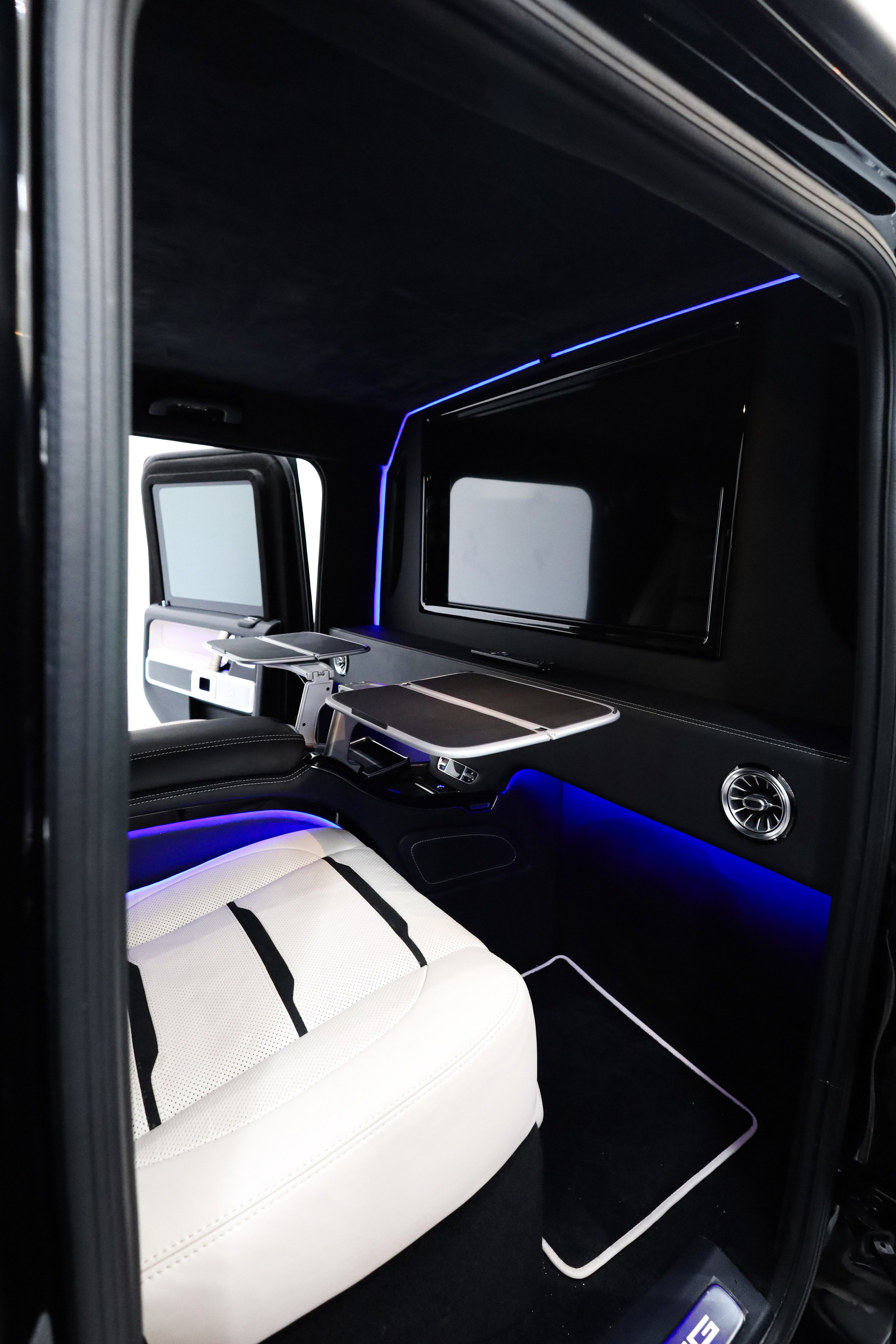 Armored car. Skyden Cars