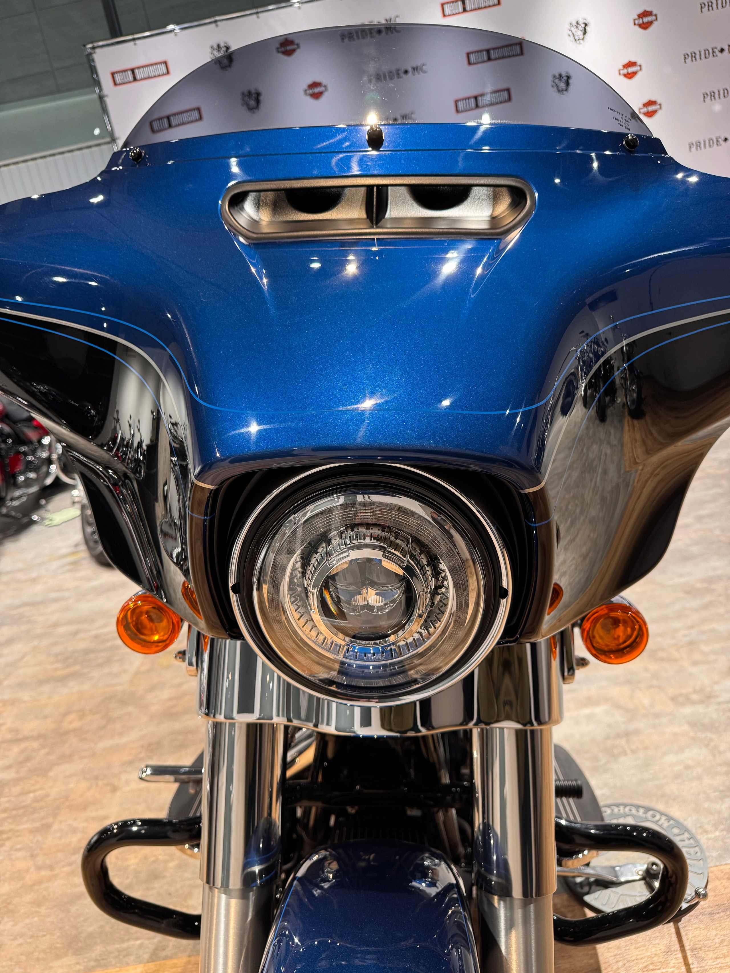 Harley Davidson Electra 2018 Street Glide (Коллекция 115) 8К — купить мотоцикл. Hello Davidson, Москва. Только хорошие мотоциклы…