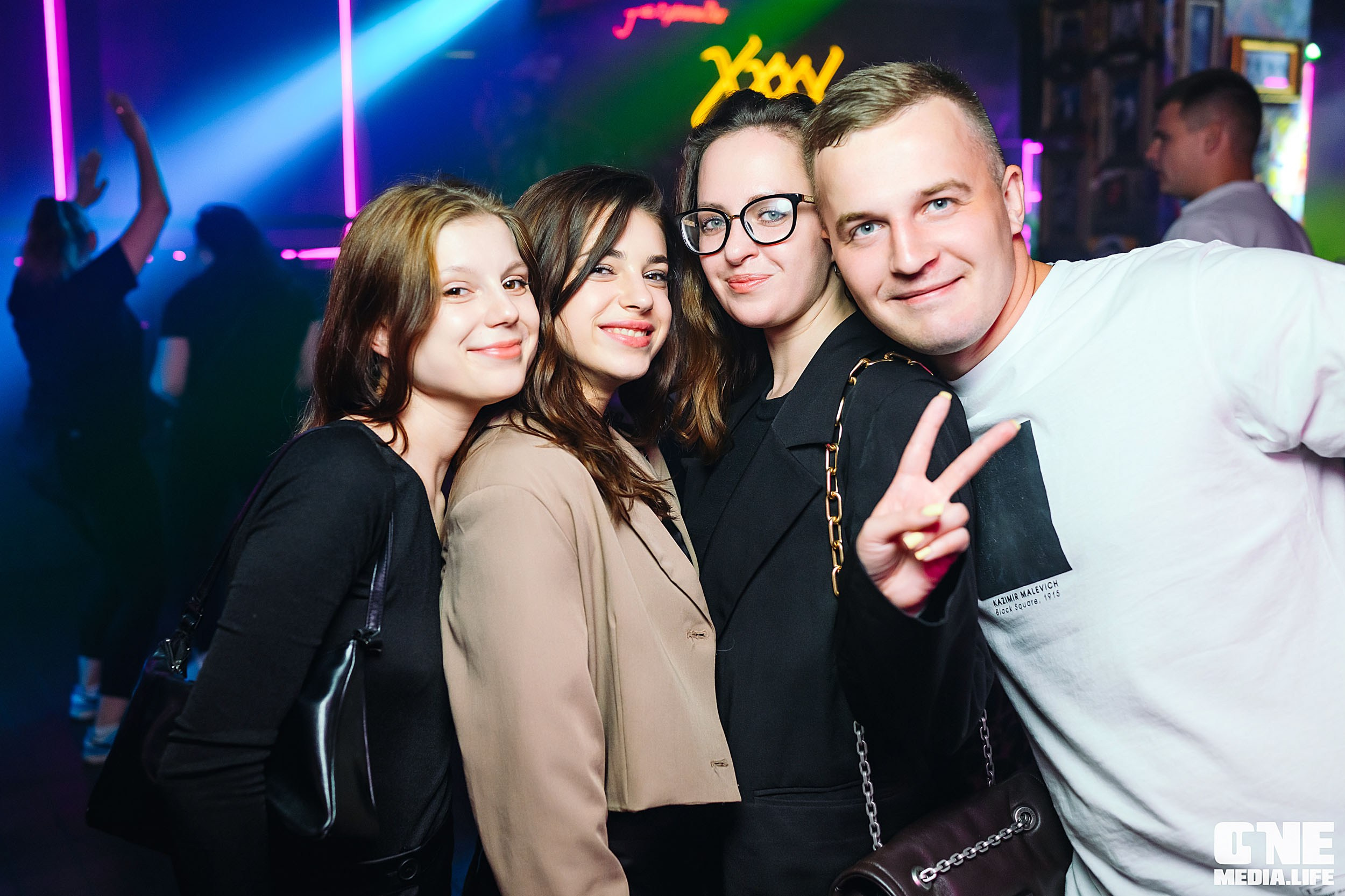 Фоторепортаж из бара XxxX. One Media Life: фоторепортажи, фотоотчеты с мероприятий и заведений