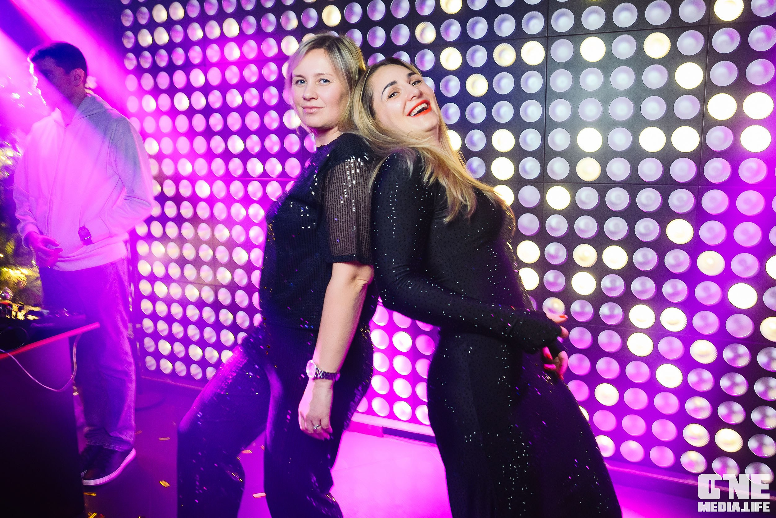 Фоторепортаж из караоке-клуба Эйфория. One Media Life: фоторепортажи, фотоотчеты с мероприятий и заведений