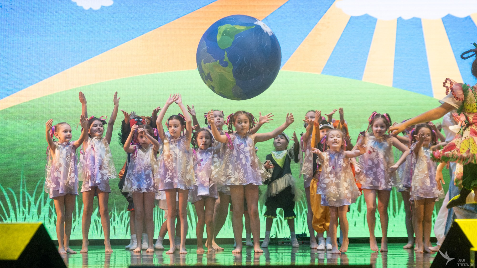 Юбилейный концерт студии эстрадного танца «Изумрудный город». Репортажный фотограф в Казани Павел Серпокрылов