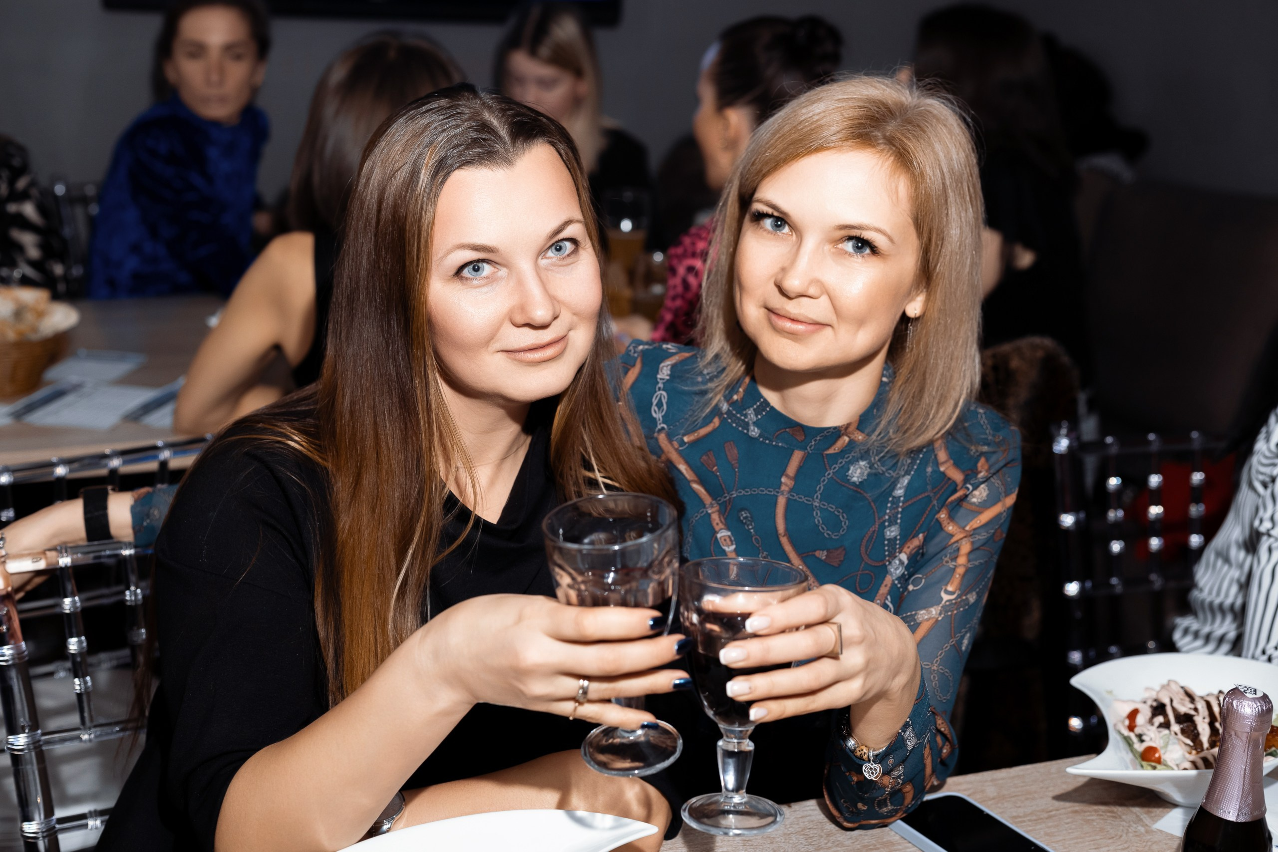 Фото с репортажа квиз-шоу ЛИГА ИНДИГО в ресторане Алые Паруса. Фотограф в Санкт-Петербурге — Сергей Петров