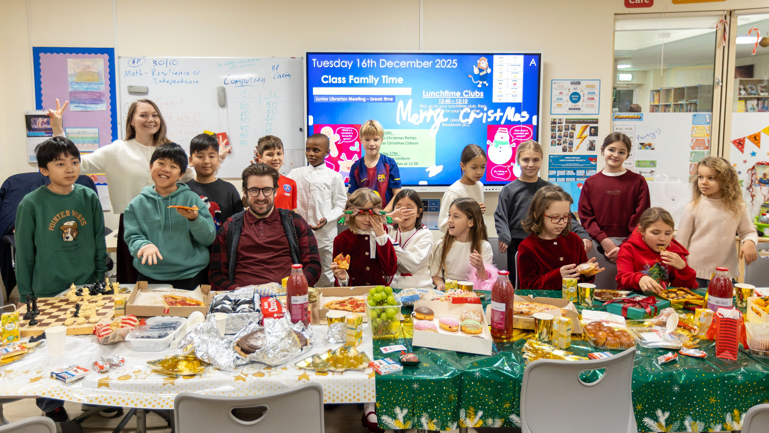 Christmas Party at The International School of Moscow. Выпускные альбомы для школы и детского сада — школьный фотограф Подольск, Троицк, Щербинка, Москва