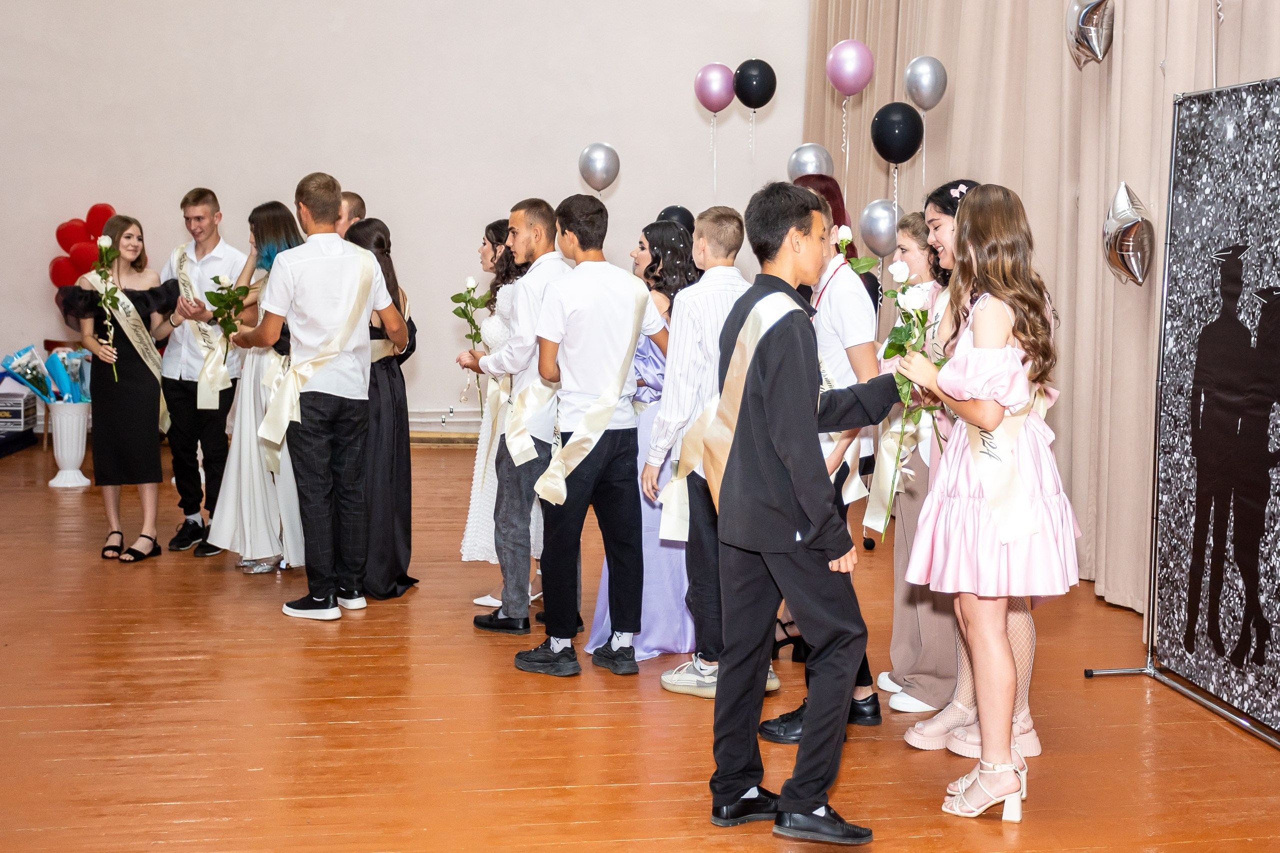 Вручение аттестата 2024 г. Выпускные альбомы Майкоп, Краснодар Елена Золотарева