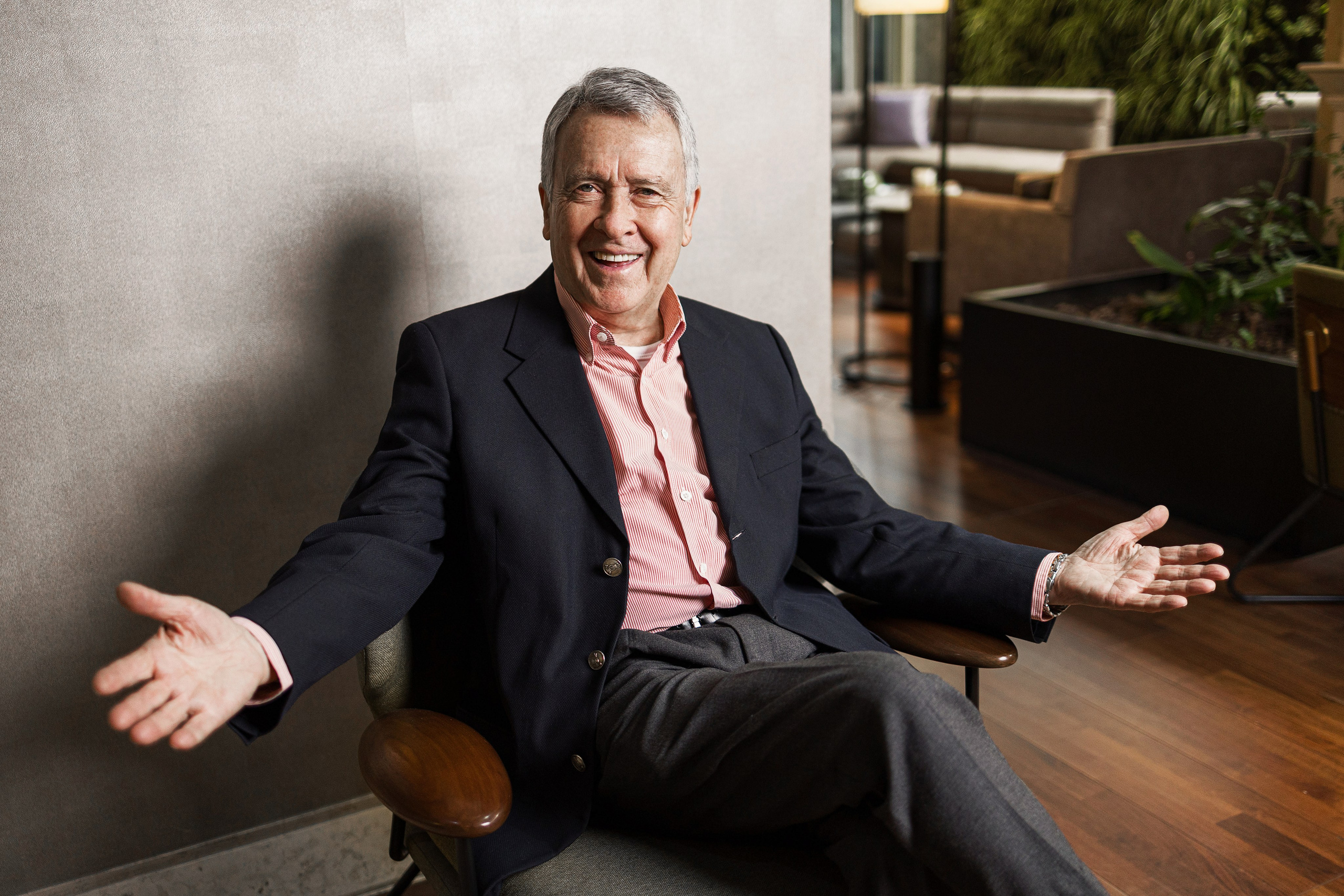 Fotografía Corporativa y Retratos Profesionales en Santiago, Chile. Retrato formal. Fotos Profesionales para LinkedIn, Empresas. Fotógrafa en Santiago, Chile | Julia Zalnova