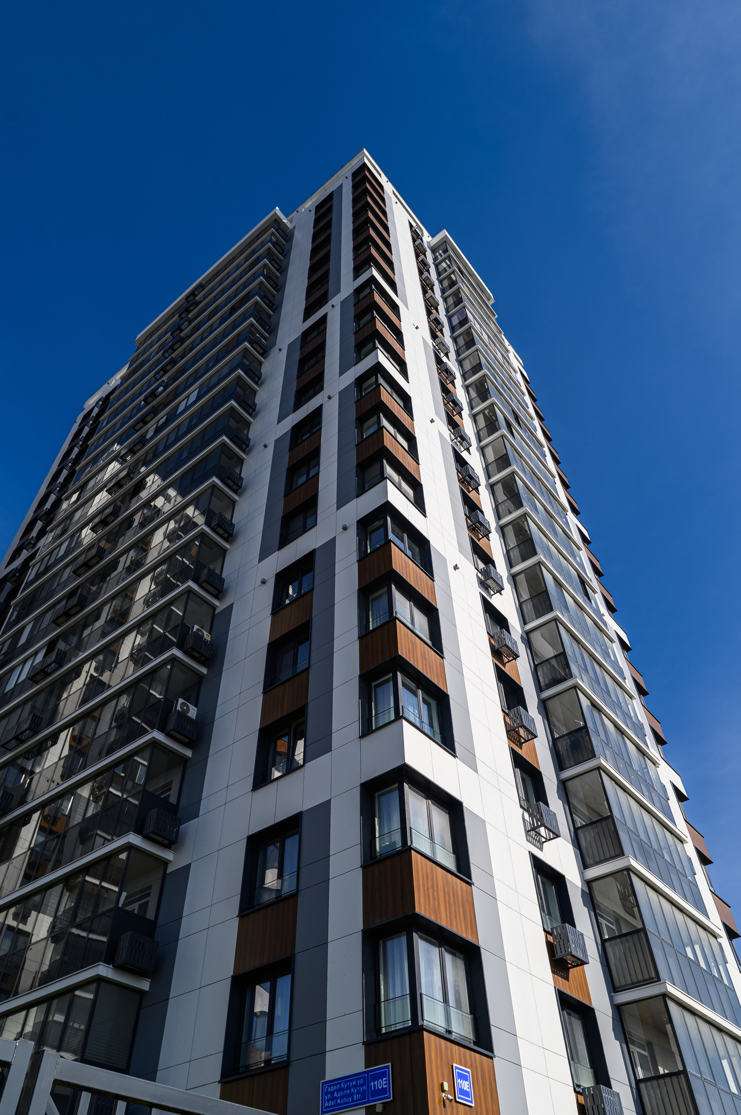 Съемка фасада здания Уникум, архитектурный фотограф Алексей Клейменов, Казань