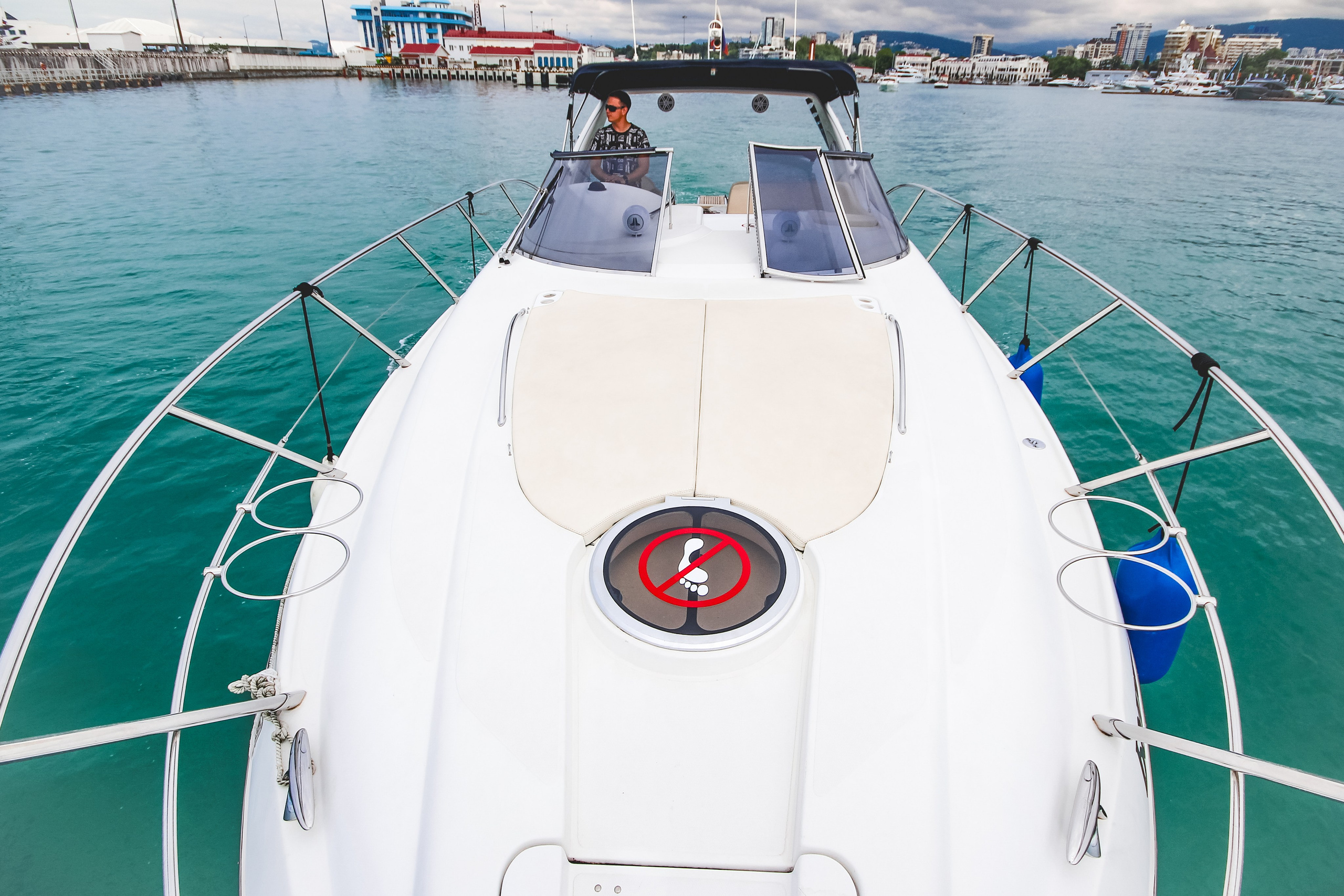 Катер Белуга Аренда Яхты в Сочи Яхтанаморе YACHTNAMORE YACHTANAMORE