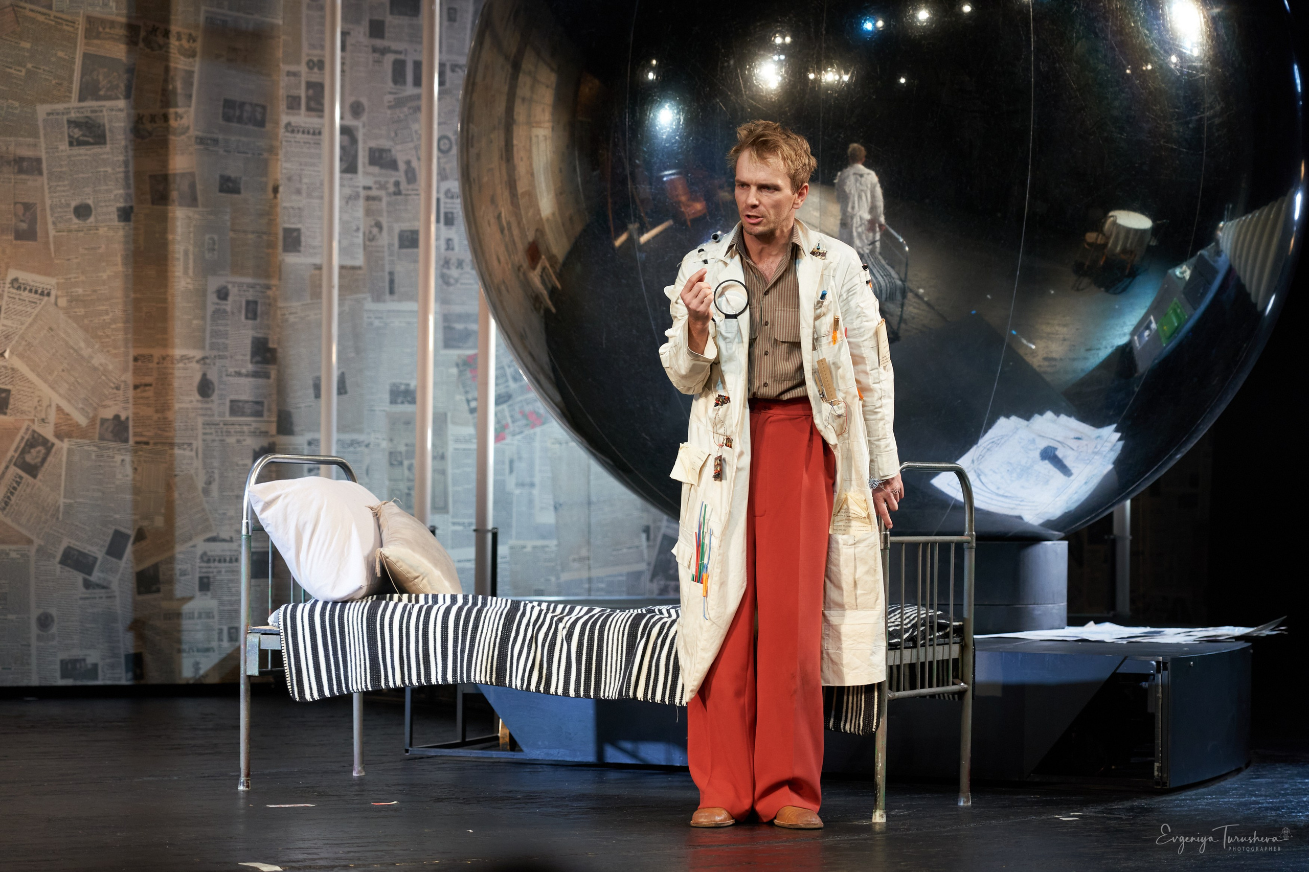 «Иван Васильевич» — премьера, открывшая сотый сезон Театра Сатиры. Фотограф Евгения Турушева